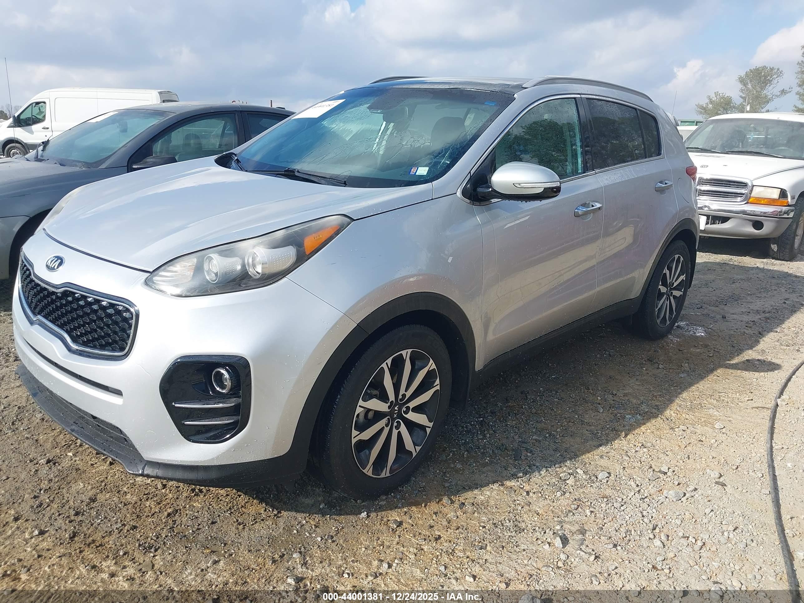 KIA SPORTAGE image 2
