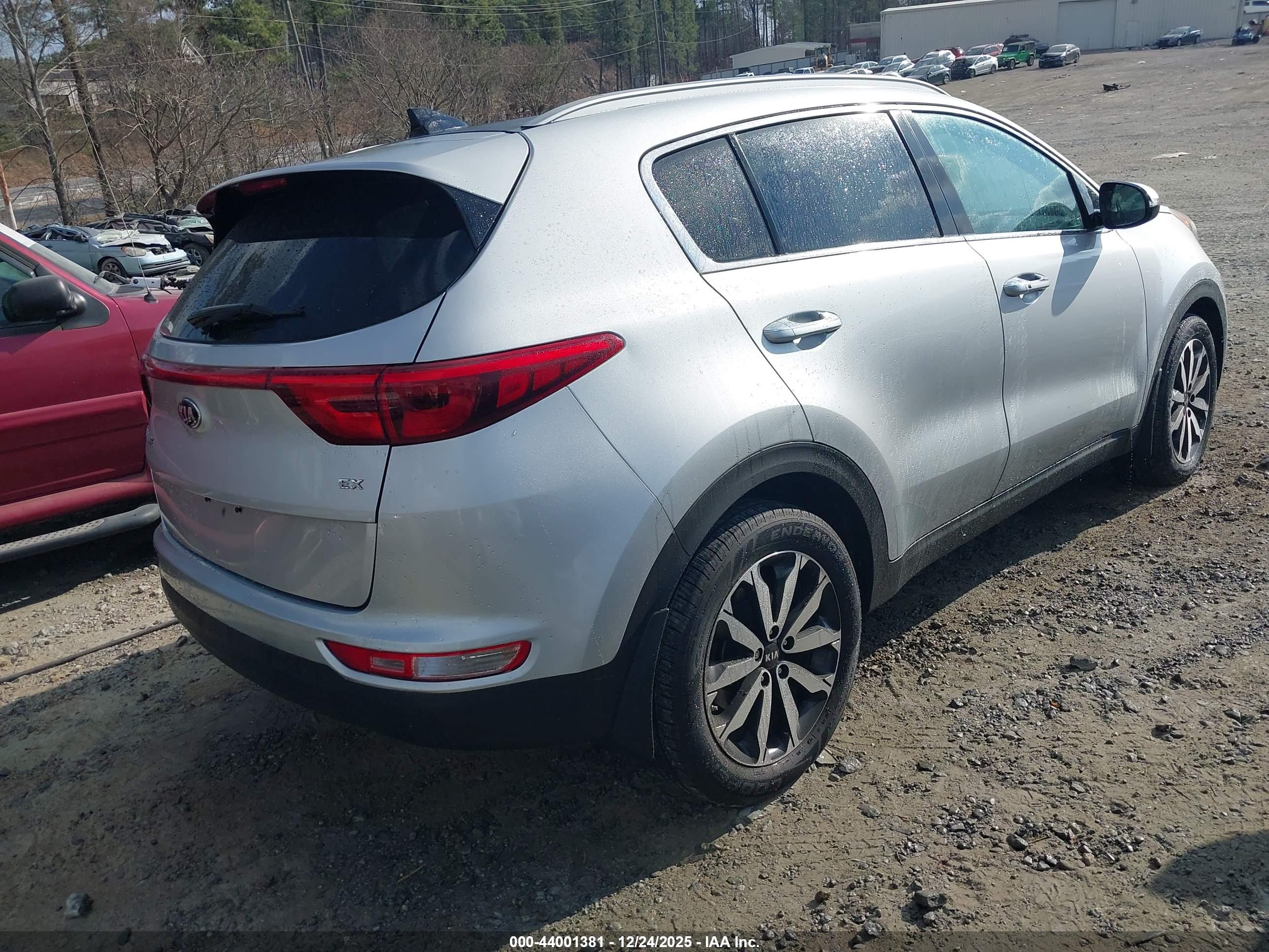 KIA SPORTAGE image 4