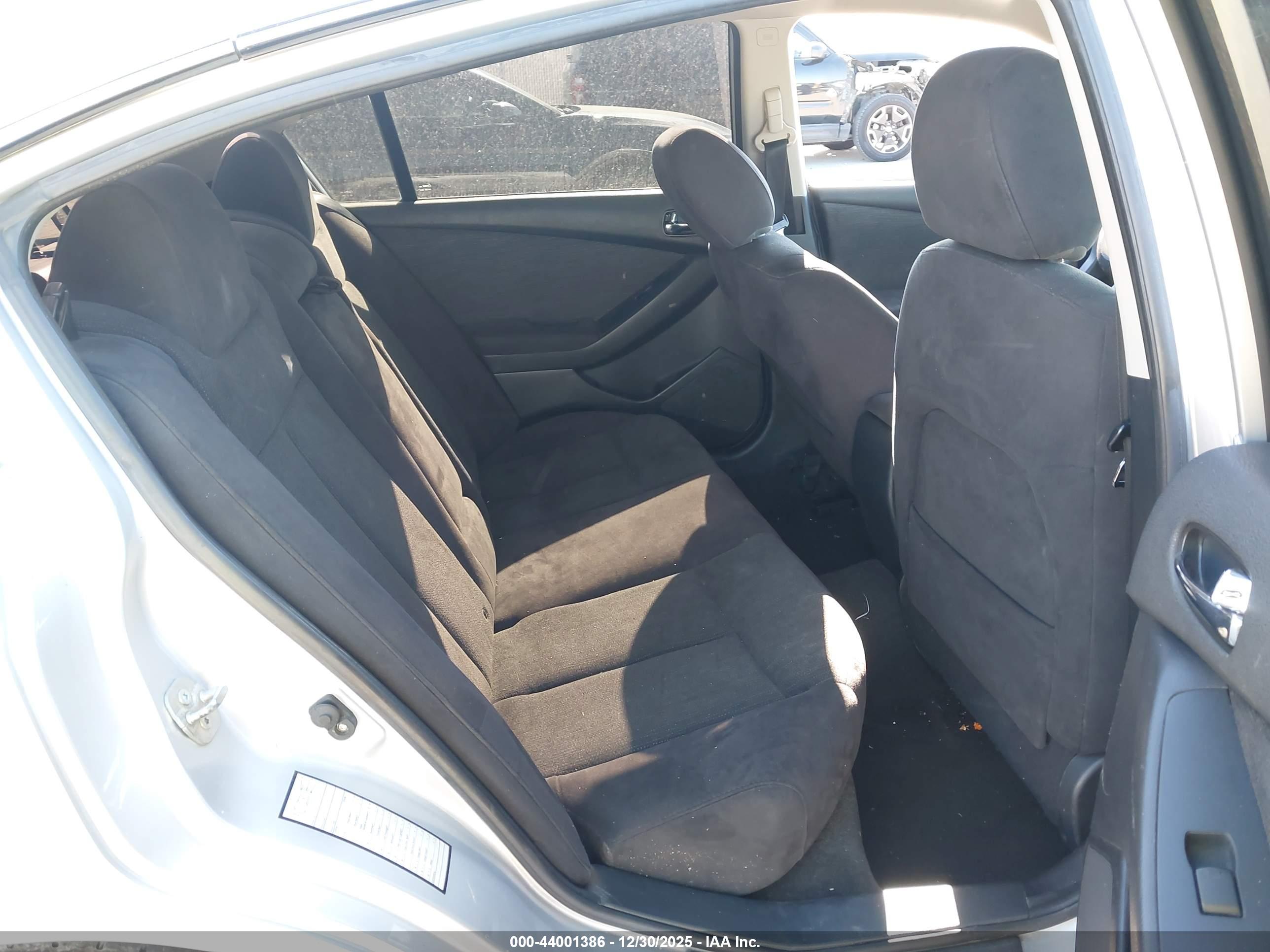 NISSAN ALTIMA image 8