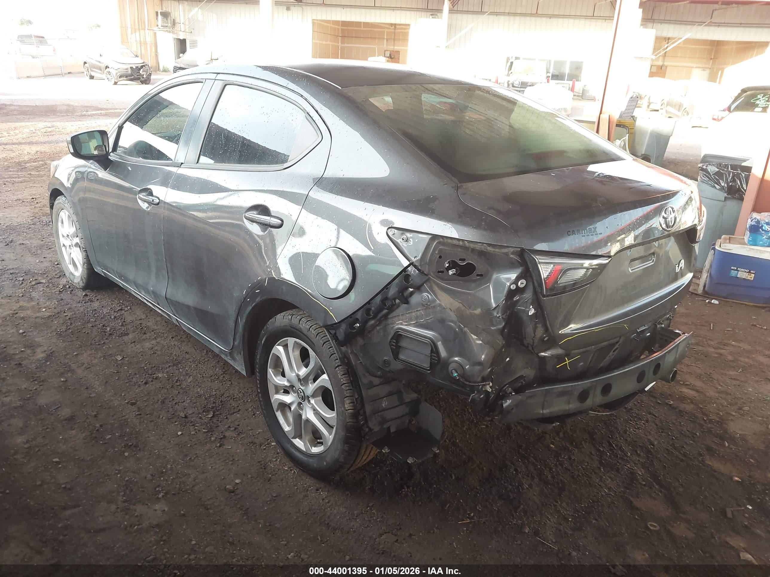 TOYOTA YARIS image 3