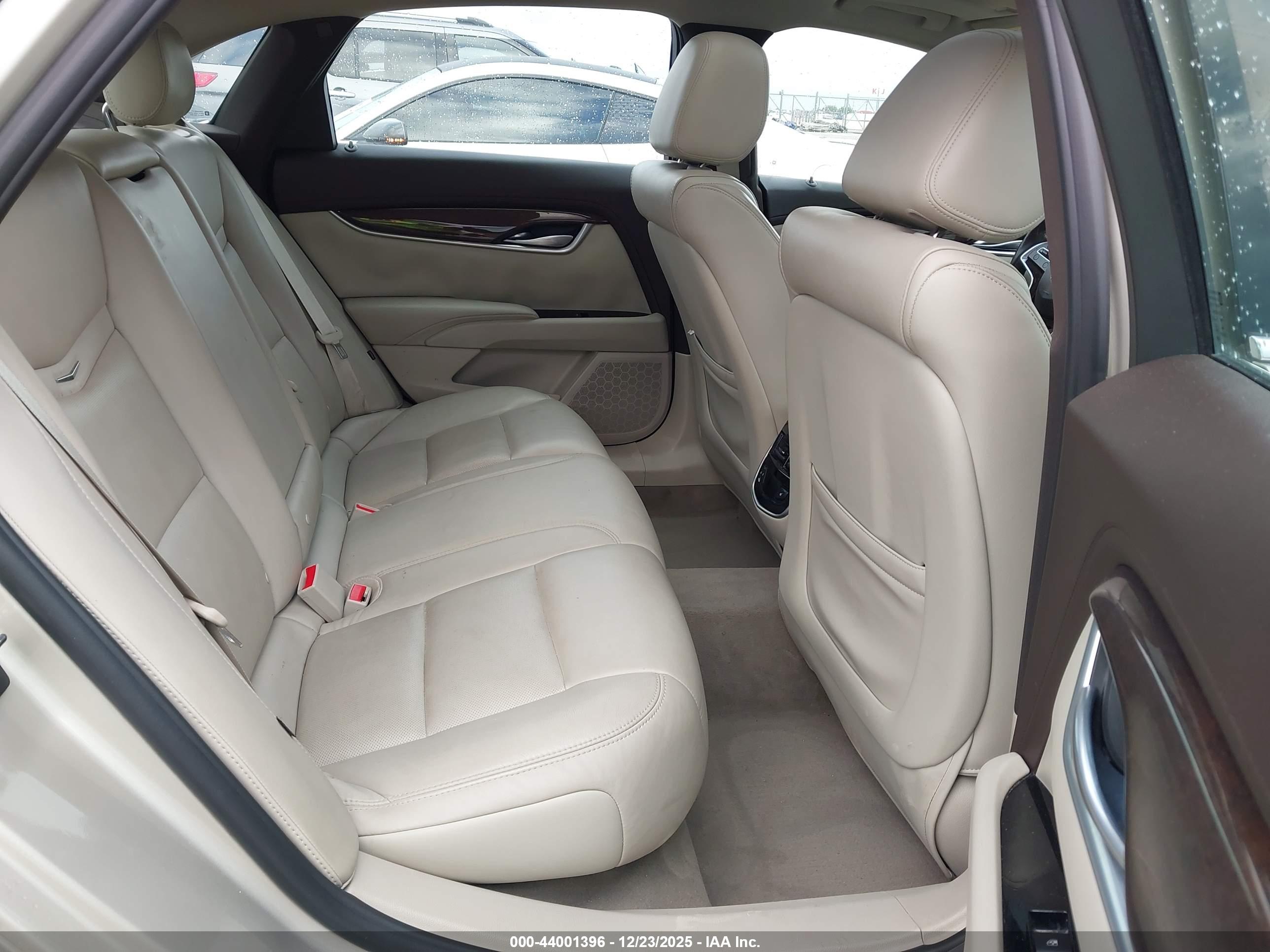CADILLAC XTS image 8
