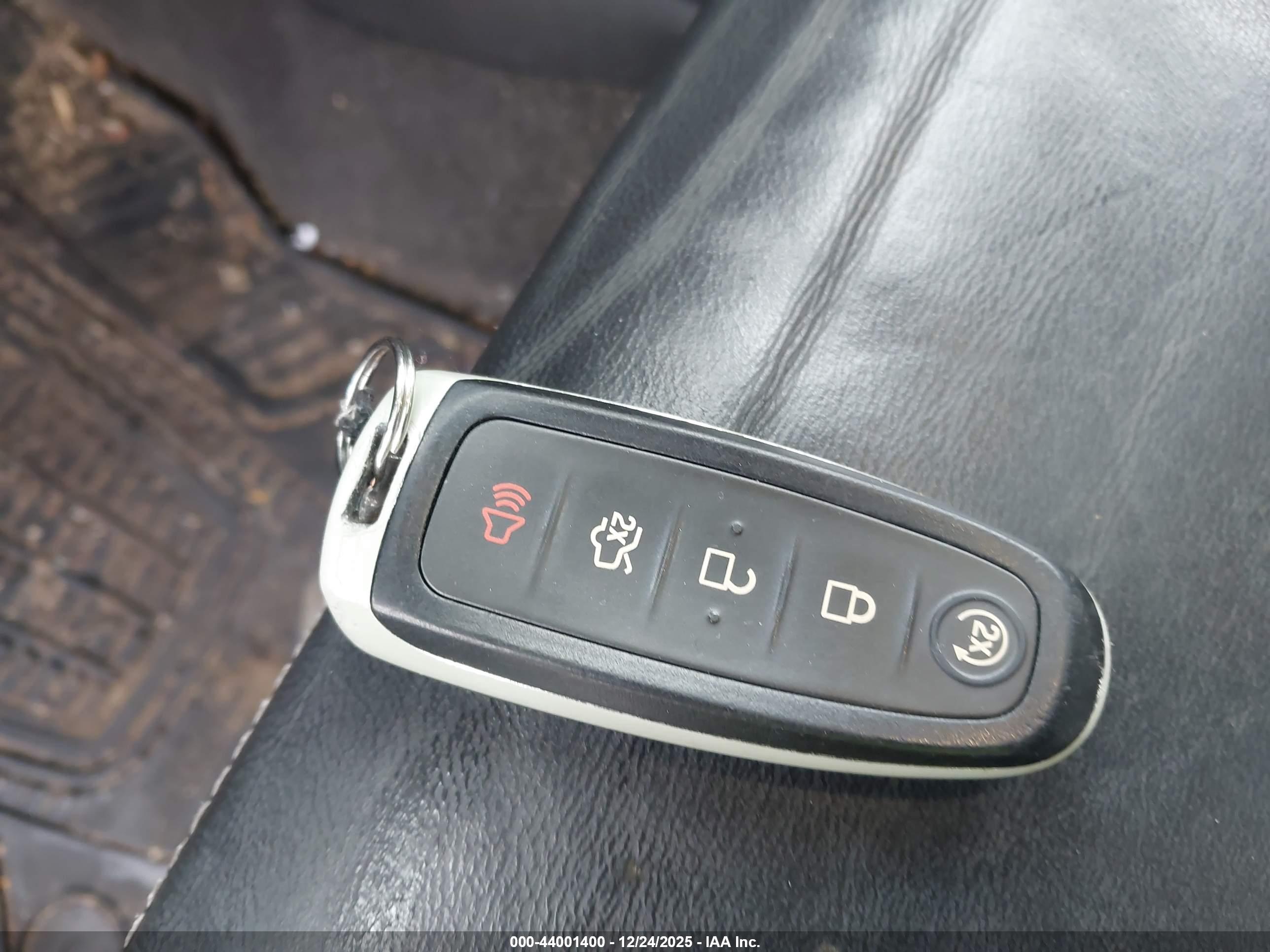 FORD ESCAPE image 11