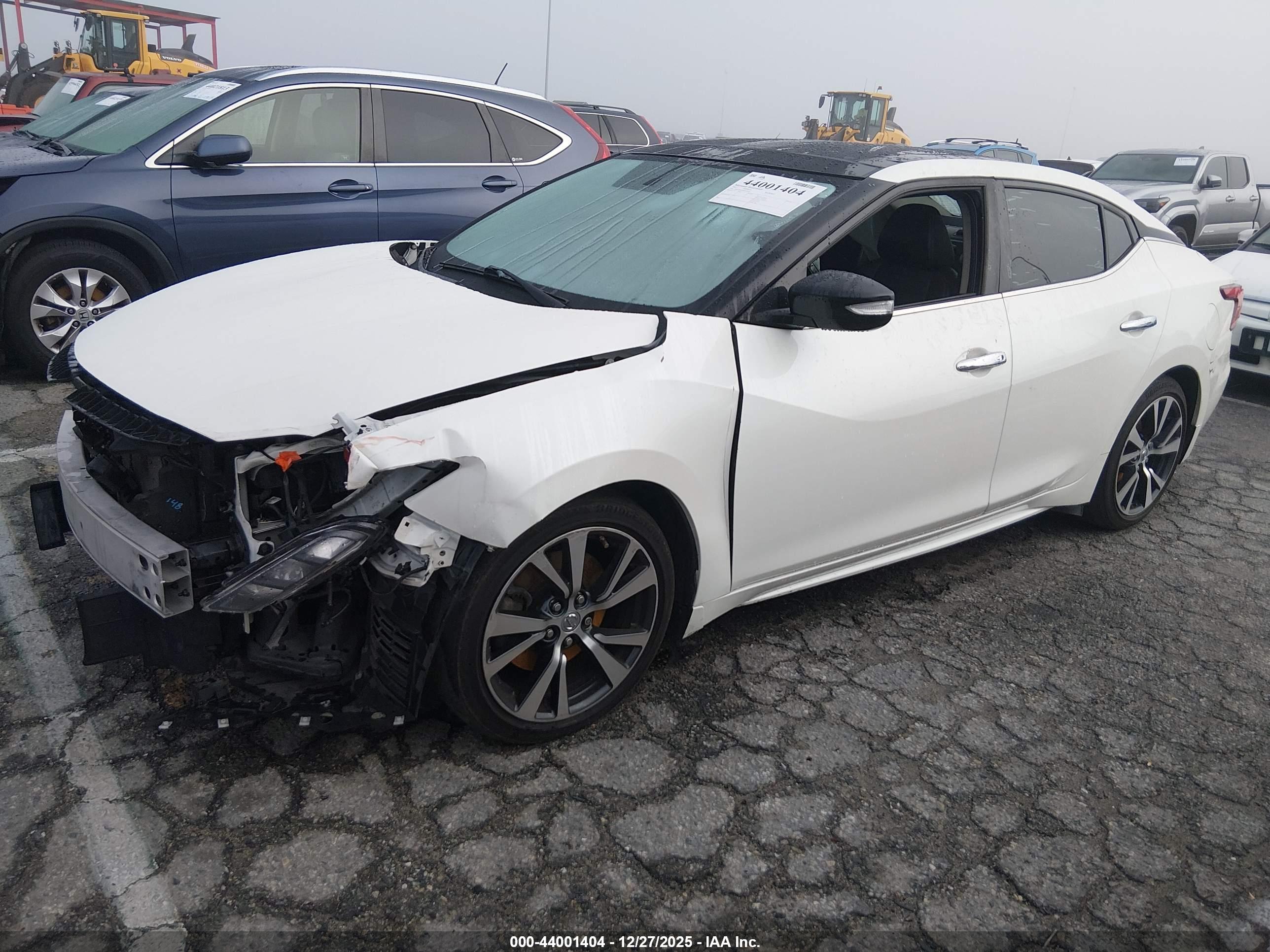 NISSAN MAXIMA image 2