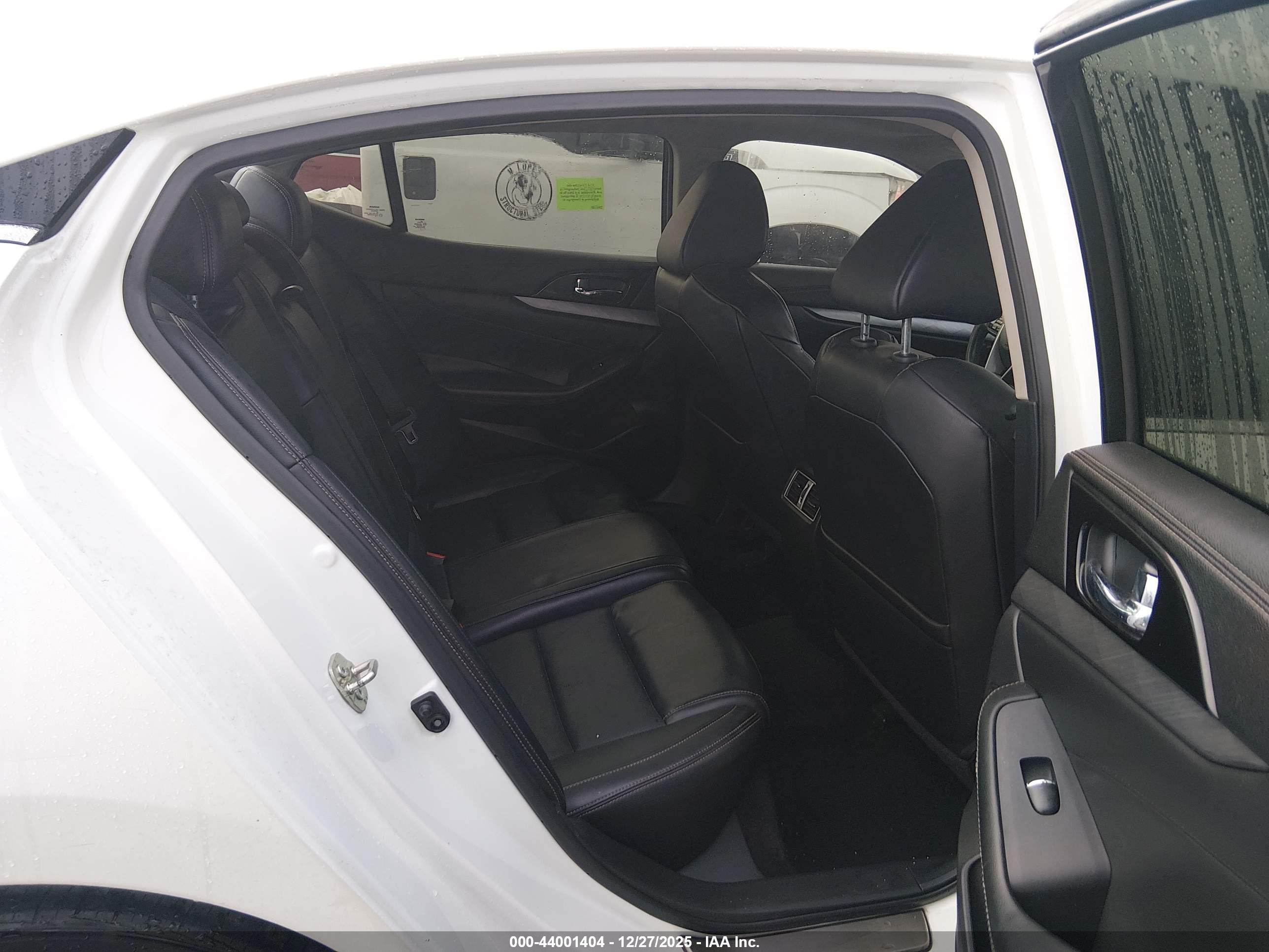 NISSAN MAXIMA image 8