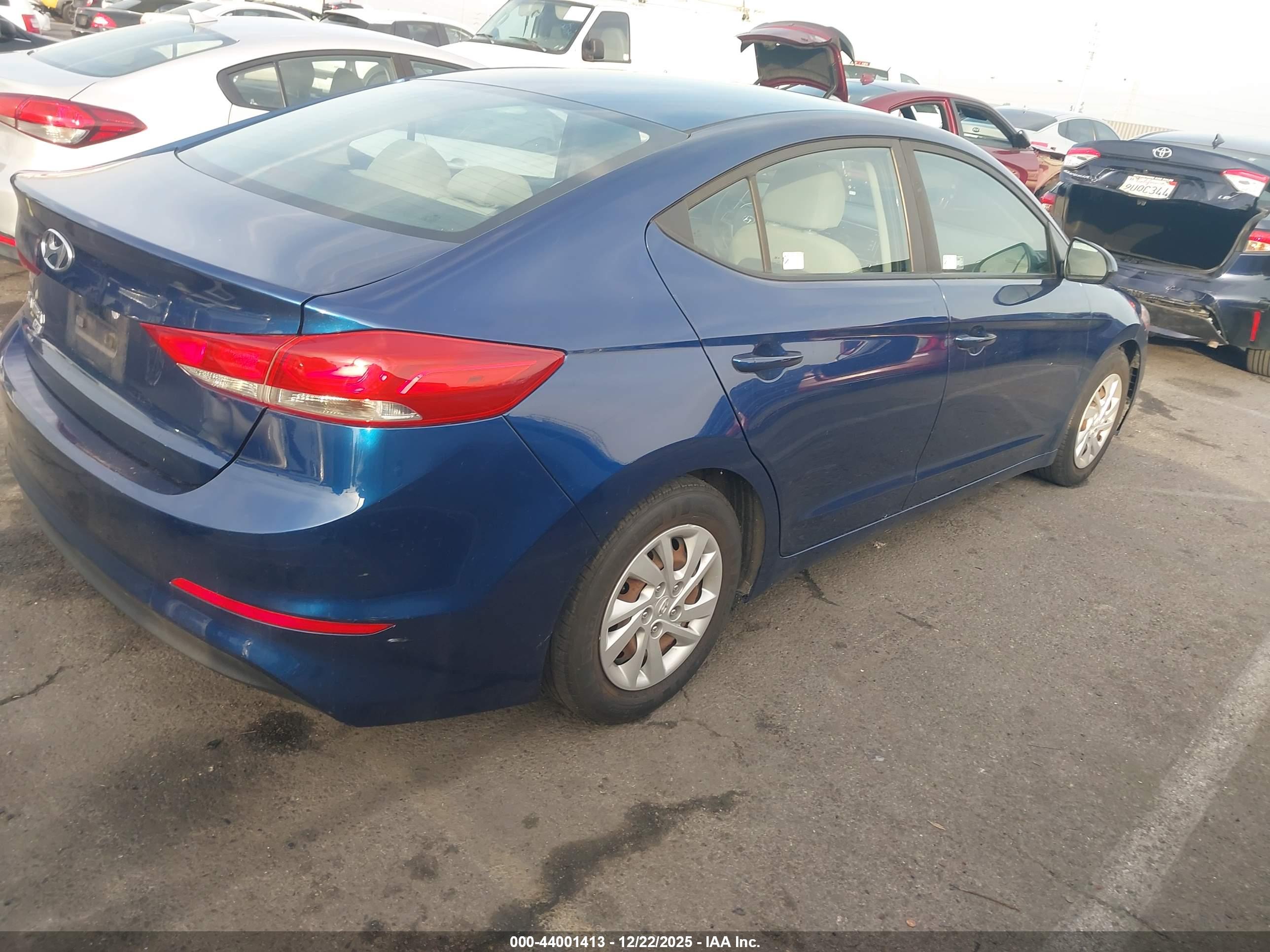 HYUNDAI ELANTRA image 4