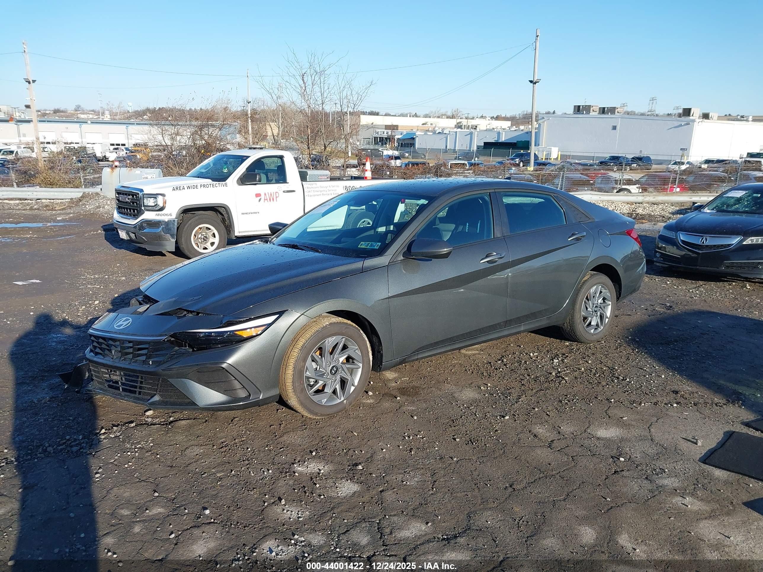 HYUNDAI ELANTRA image 2