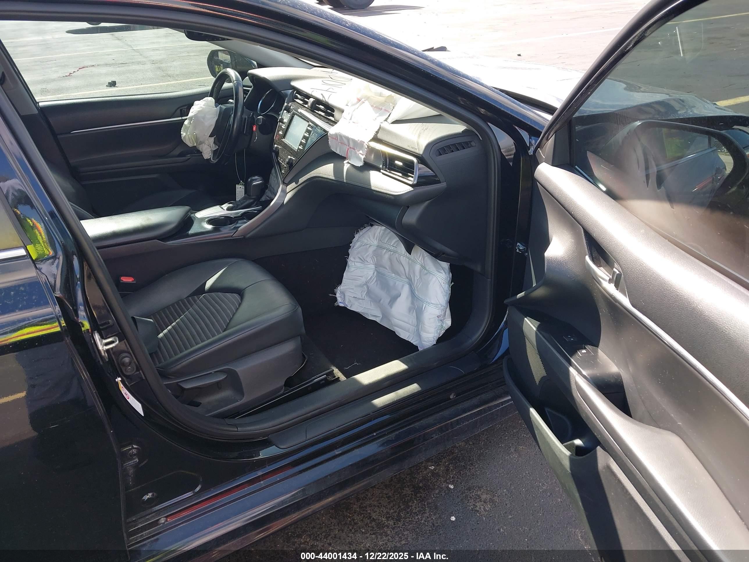 TOYOTA CAMRY image 5