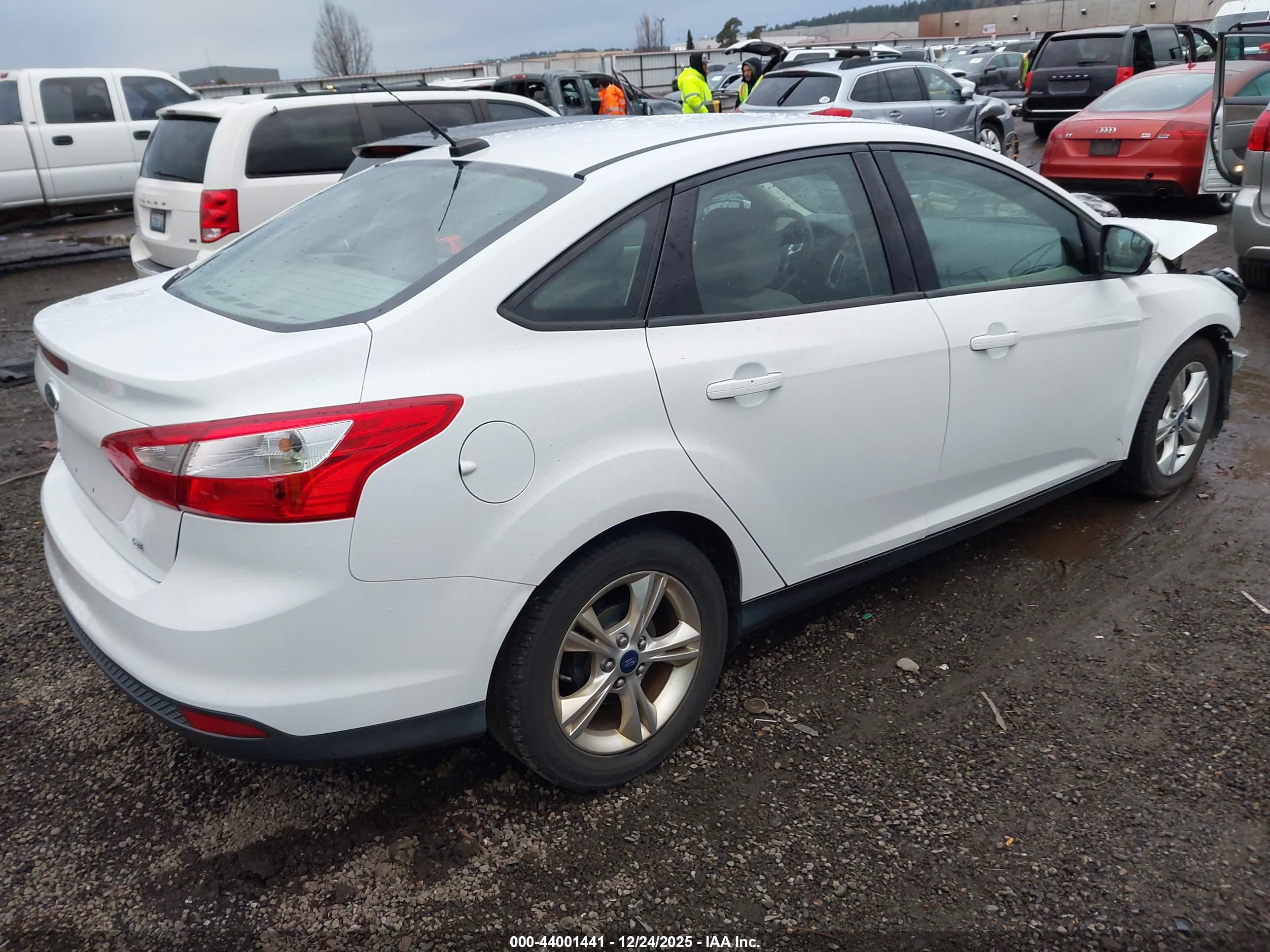 FORD FOCUS image 4