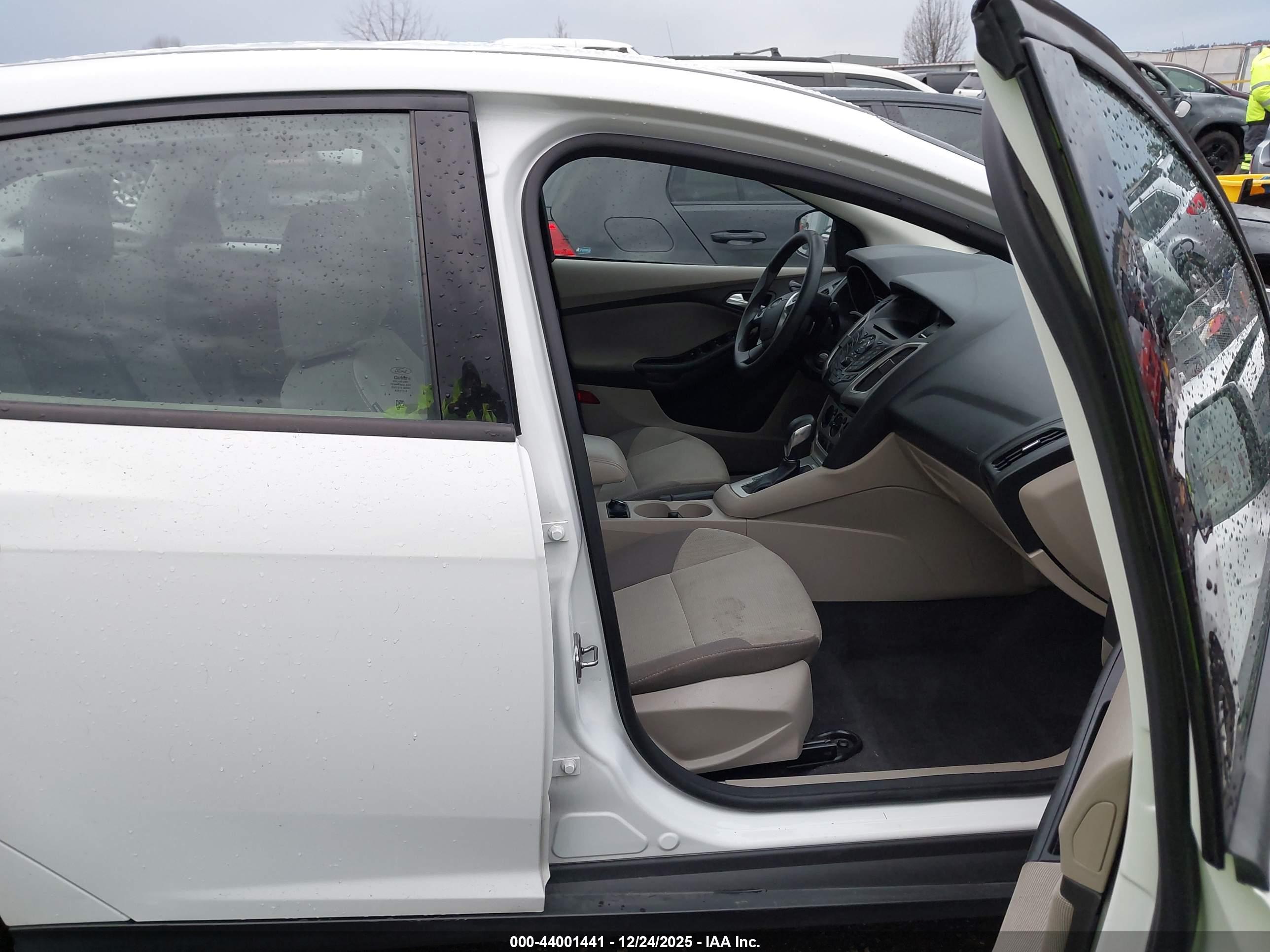 FORD FOCUS image 5