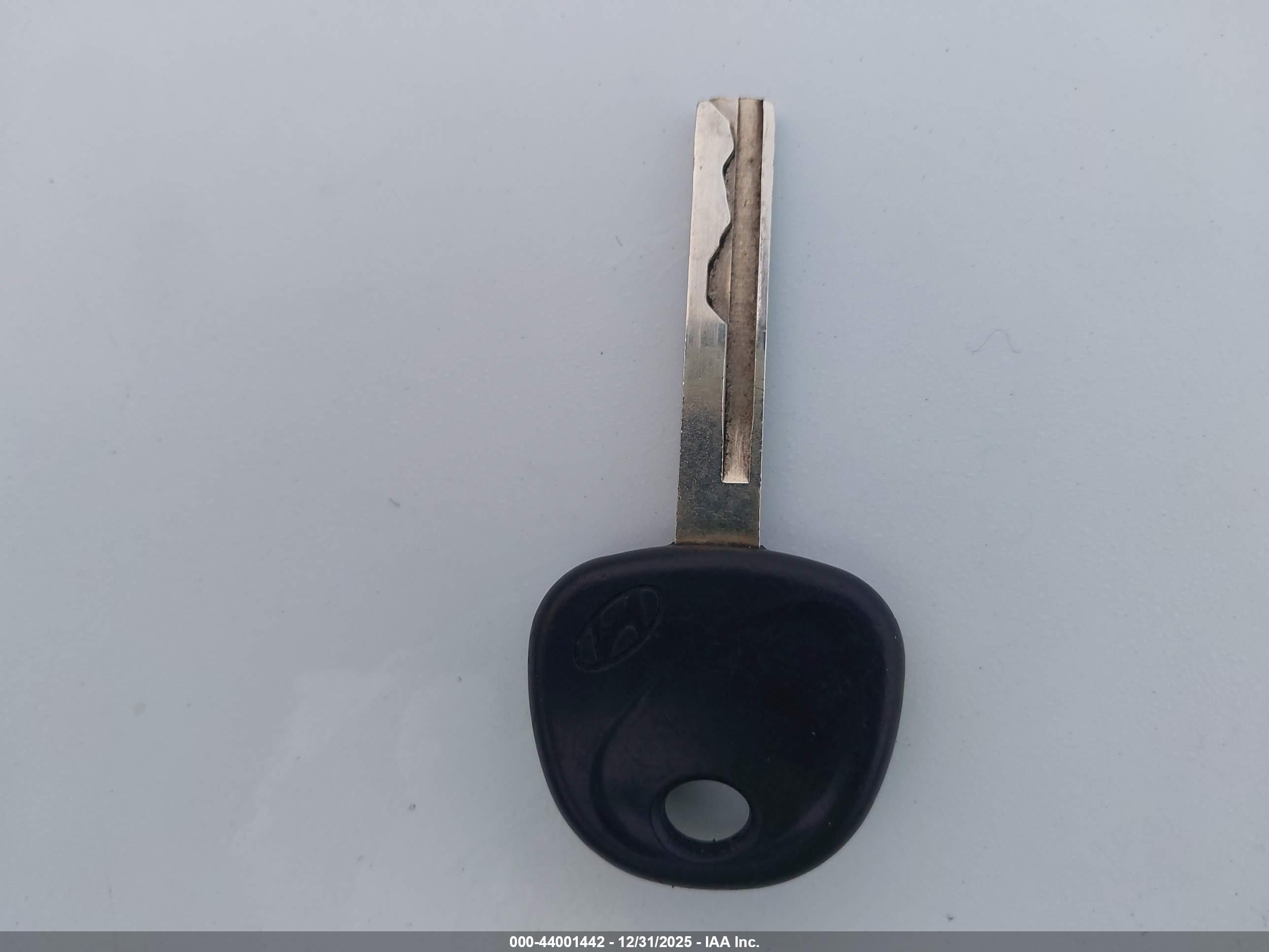 HYUNDAI ACCENT image 11