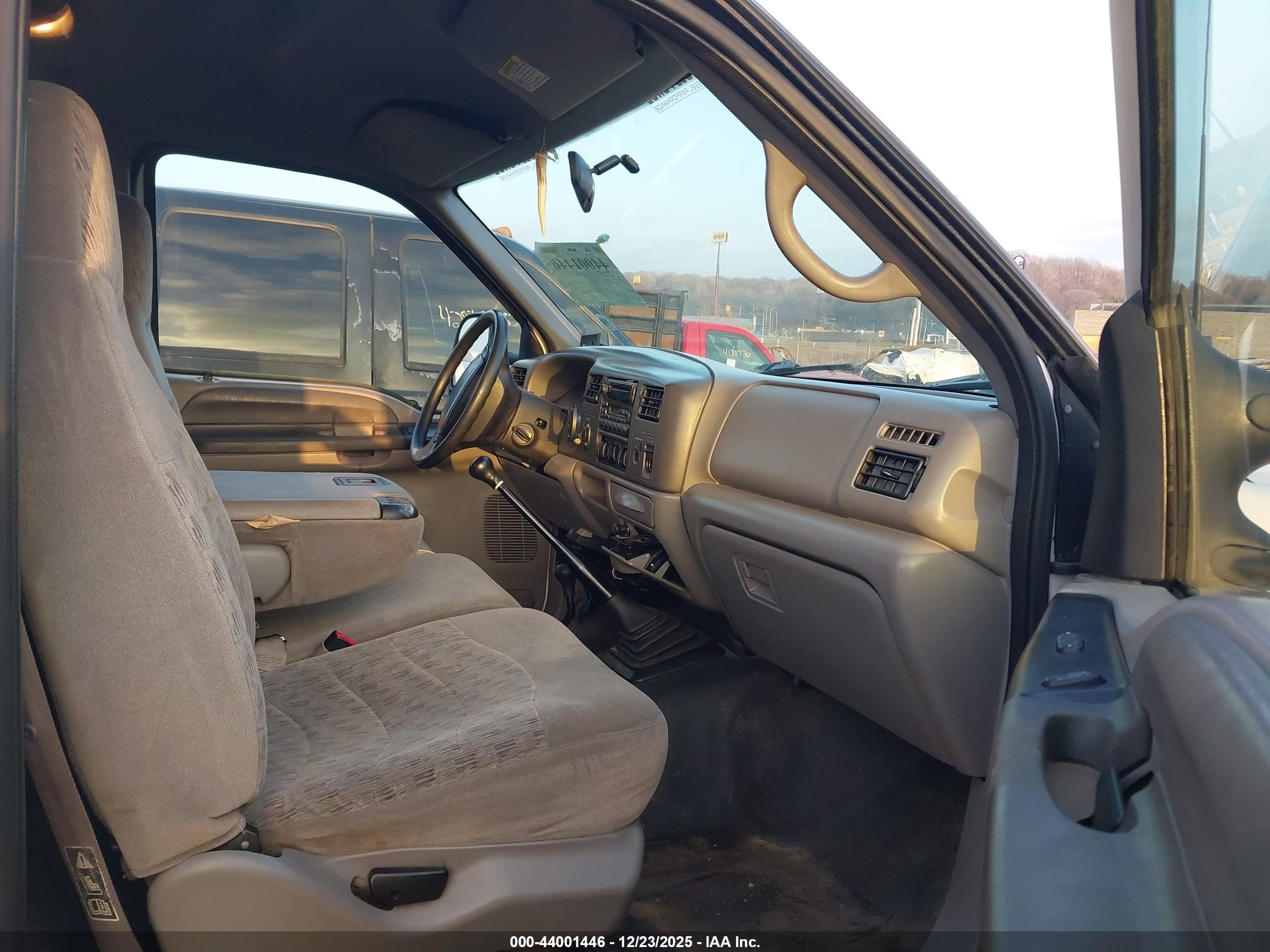 FORD F-350 image 5