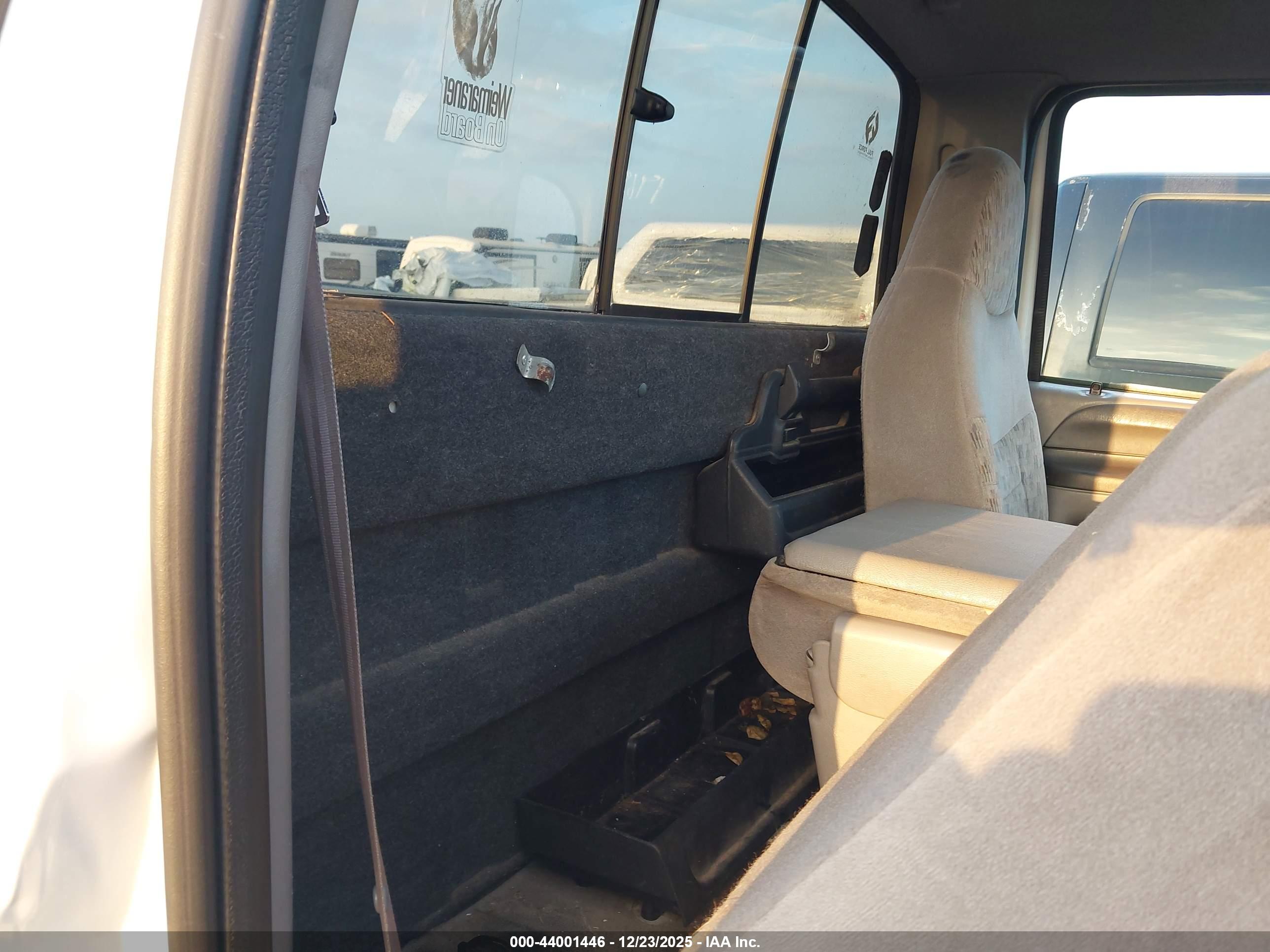 FORD F-350 image 8
