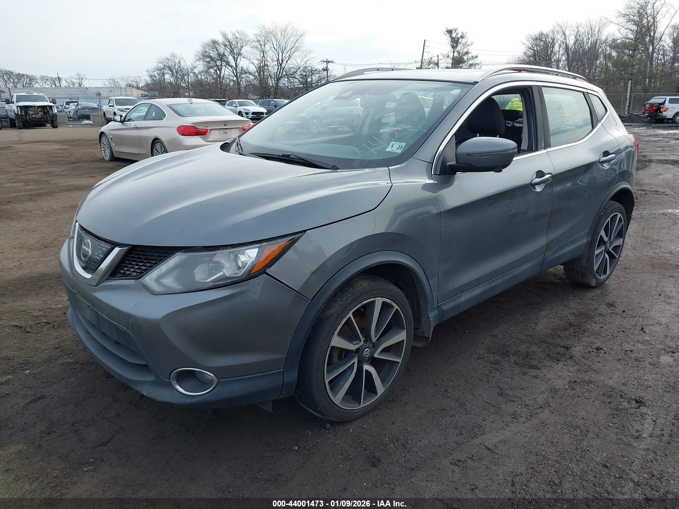 NISSAN ROGUE image 2