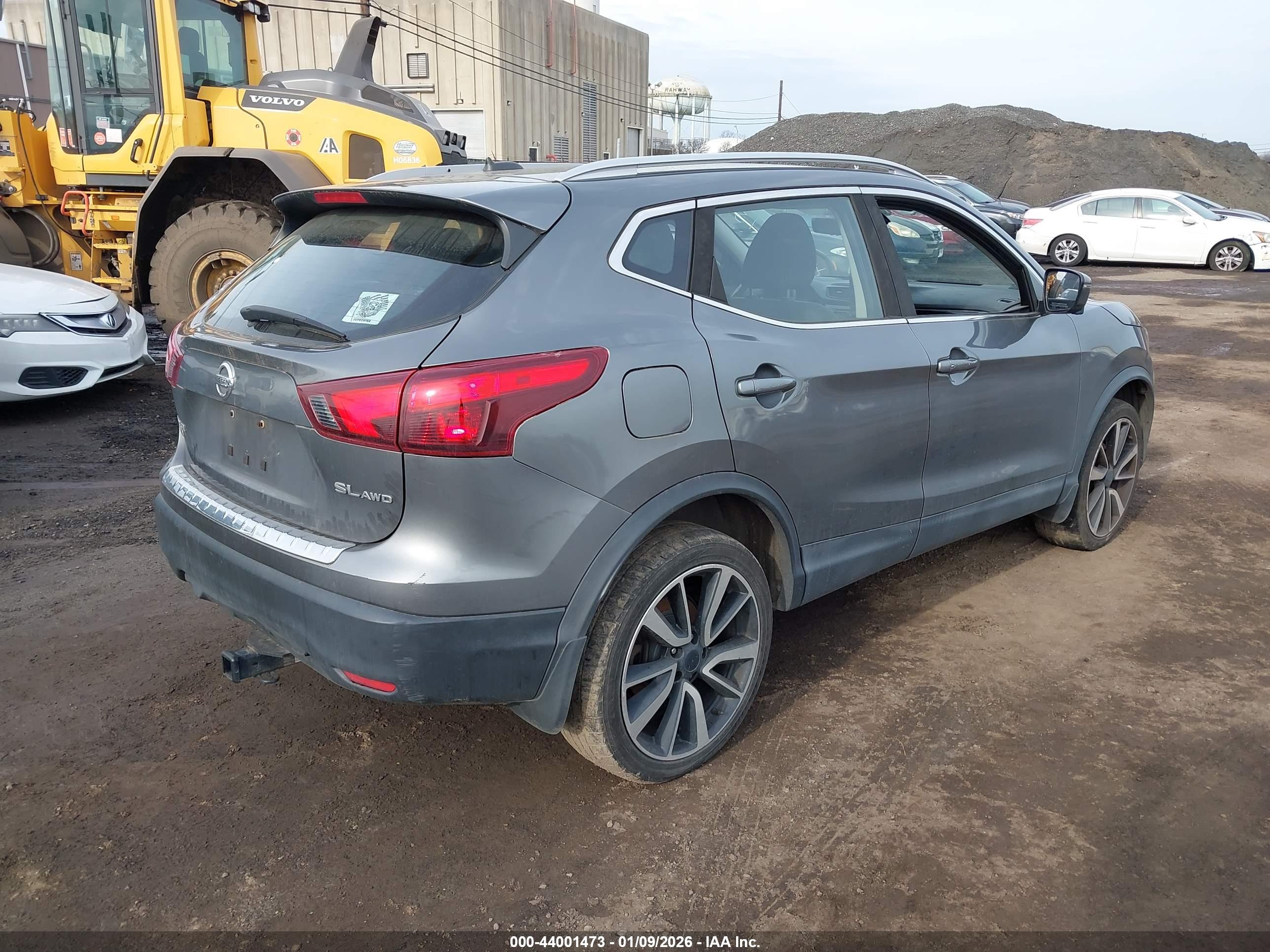 NISSAN ROGUE image 4