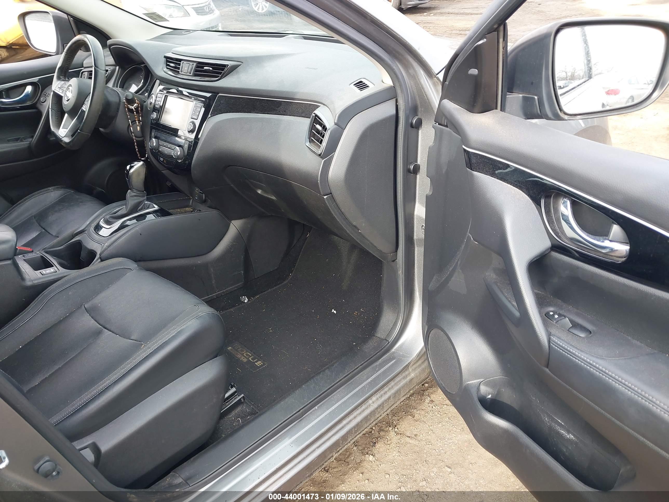NISSAN ROGUE image 5