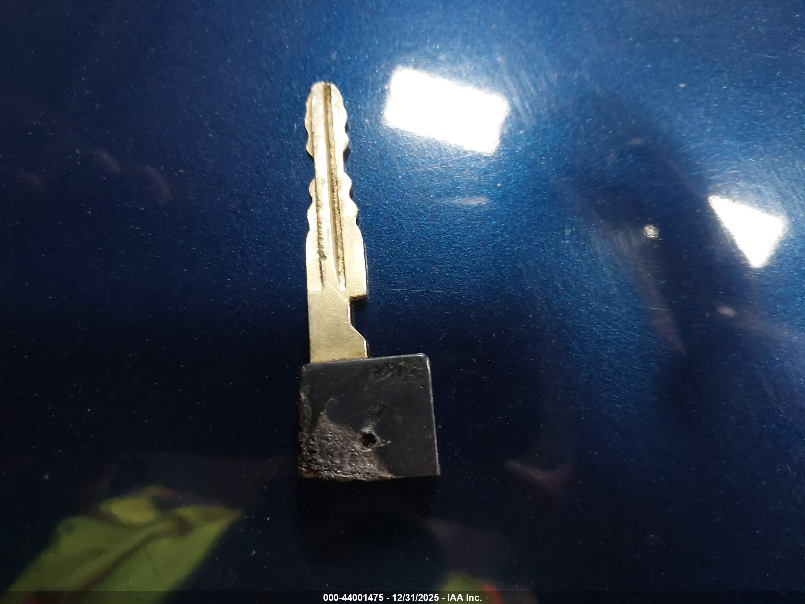 NISSAN VERSA image 11