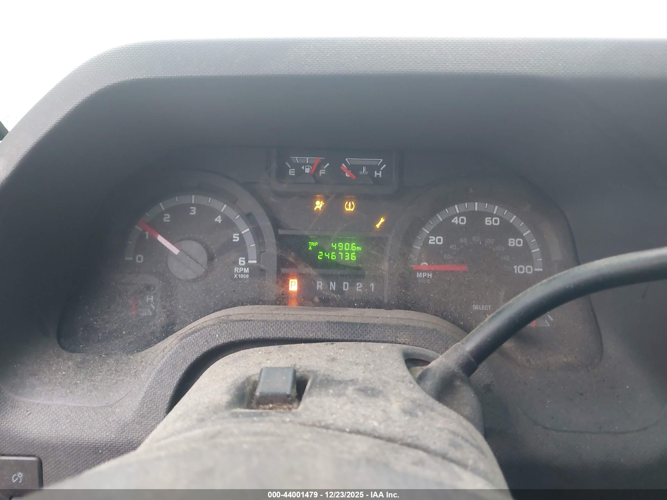 FORD E-150 image 7