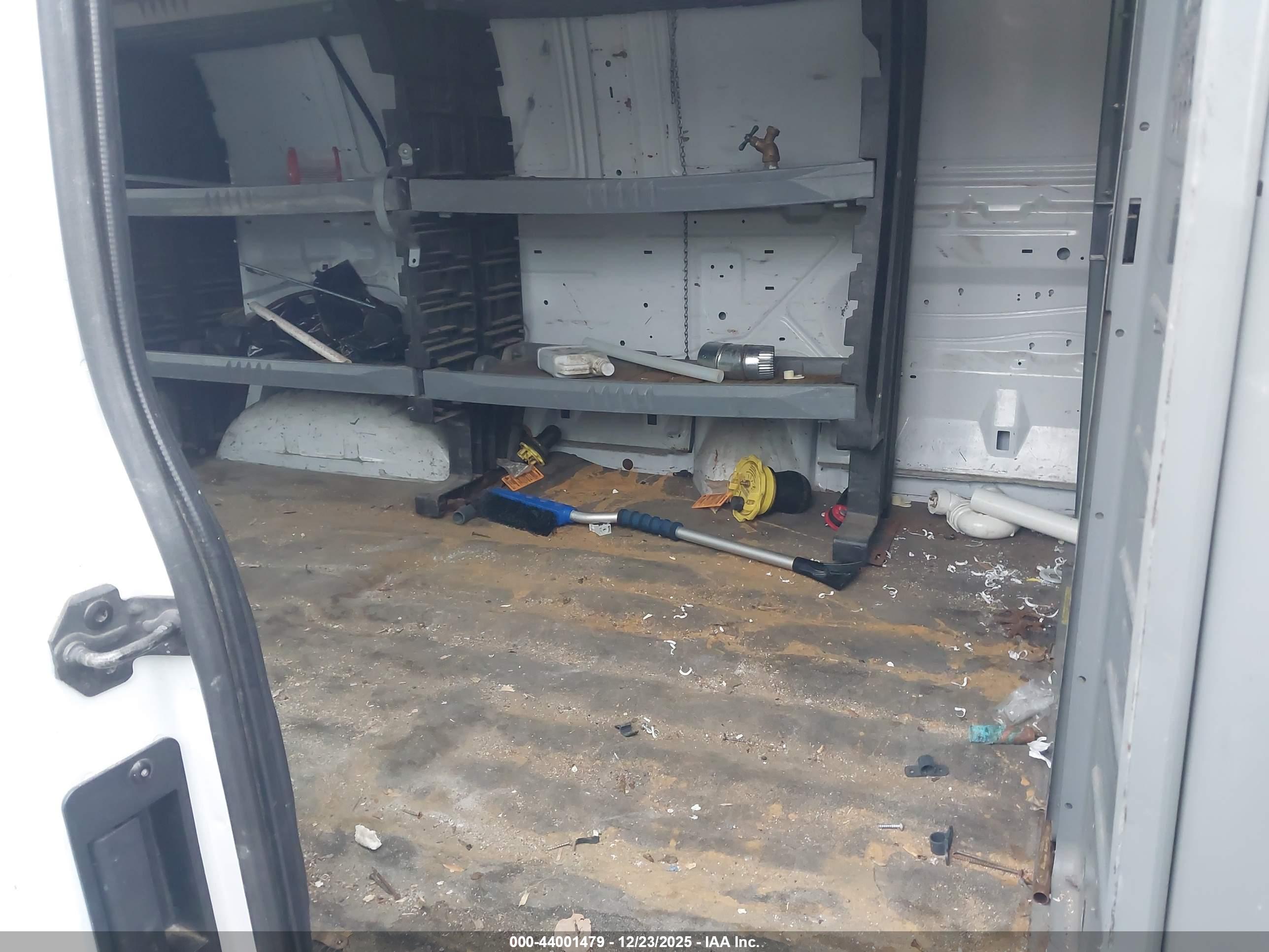 FORD E-150 image 8