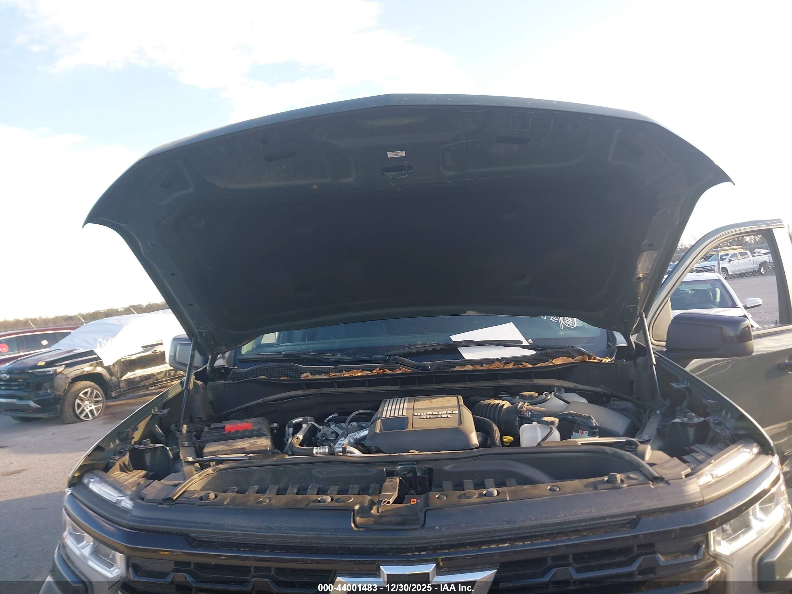 CHEVROLET SILVERADO image 10