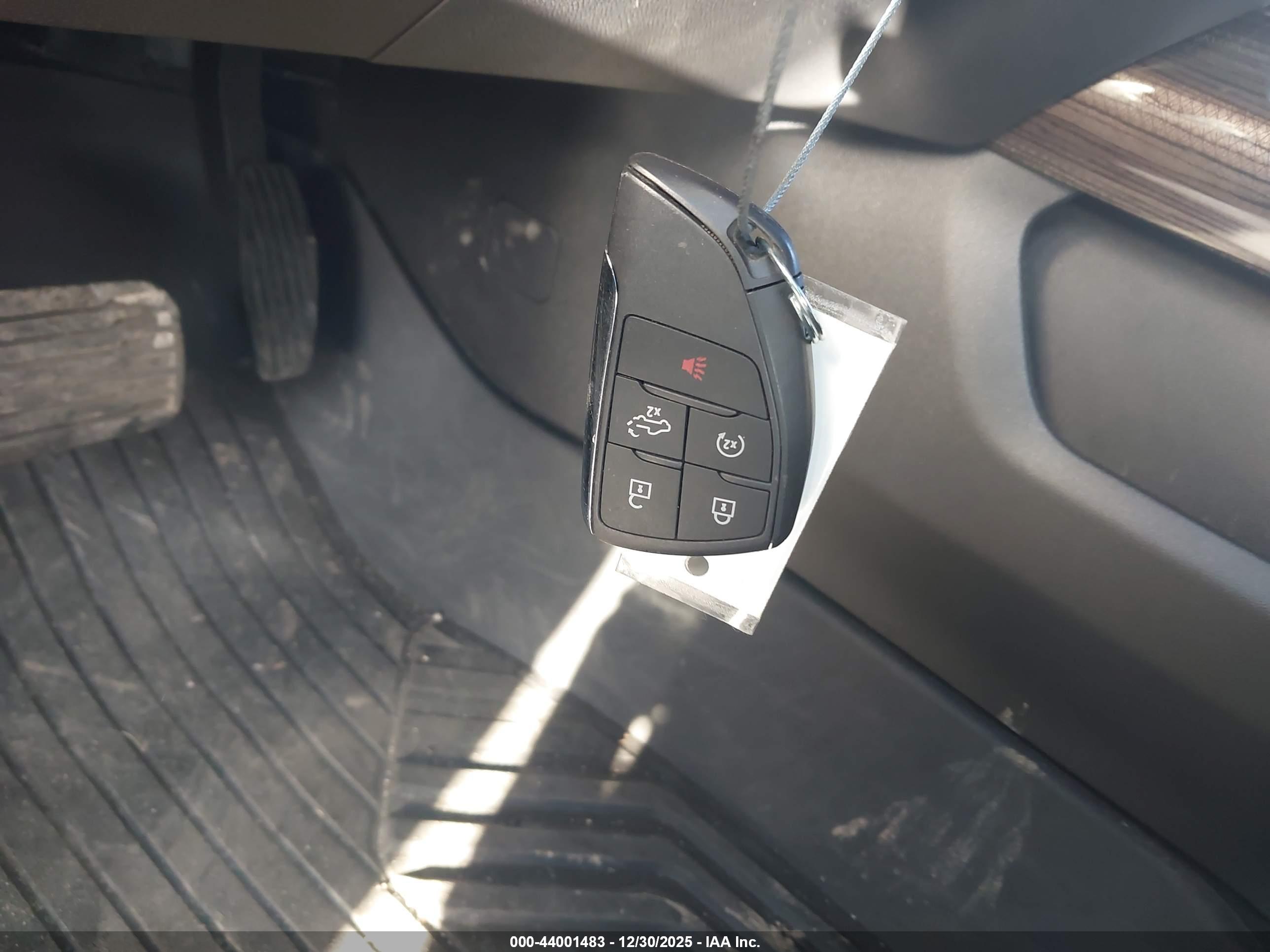 CHEVROLET SILVERADO image 11