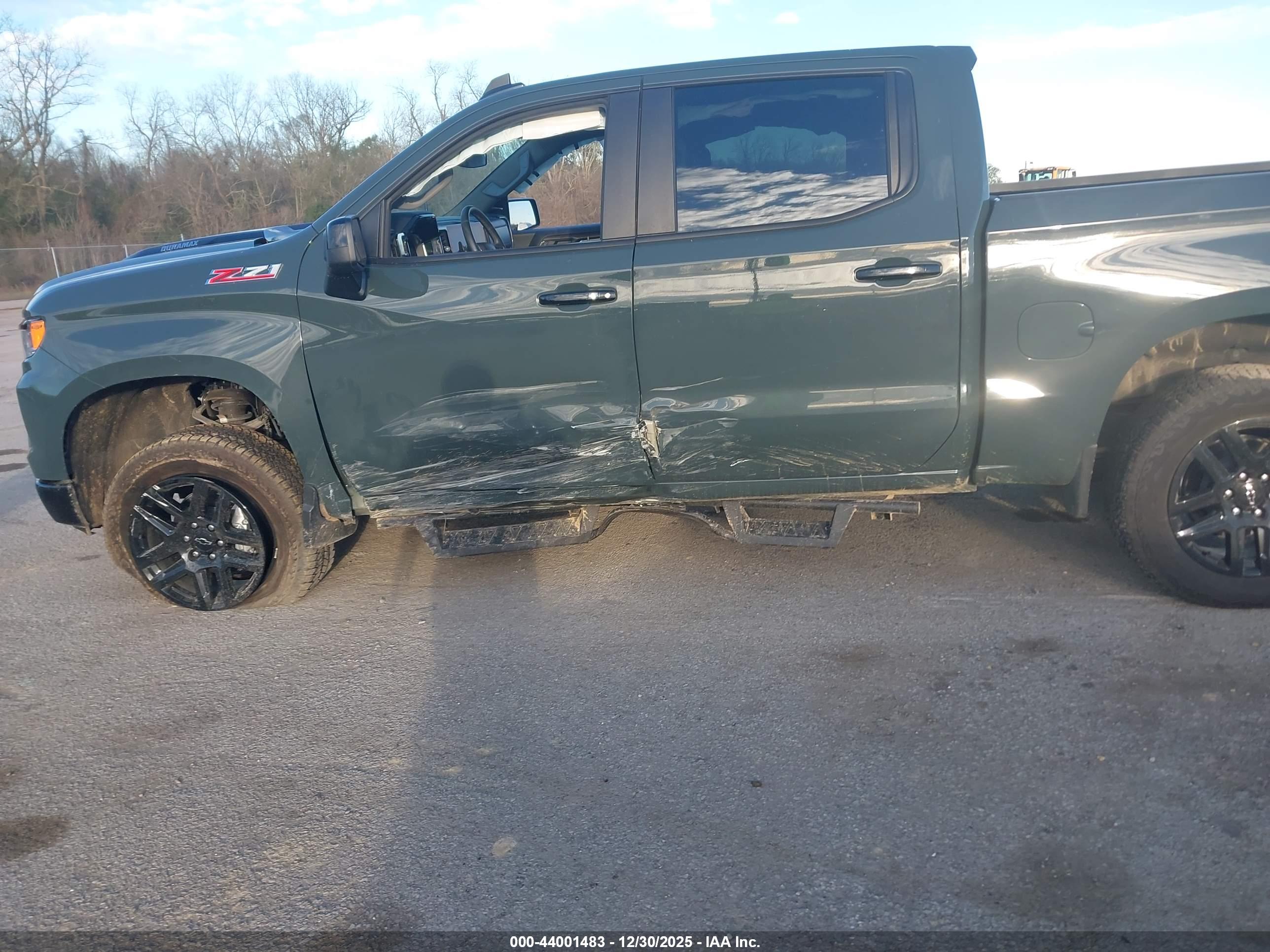 CHEVROLET SILVERADO image 6