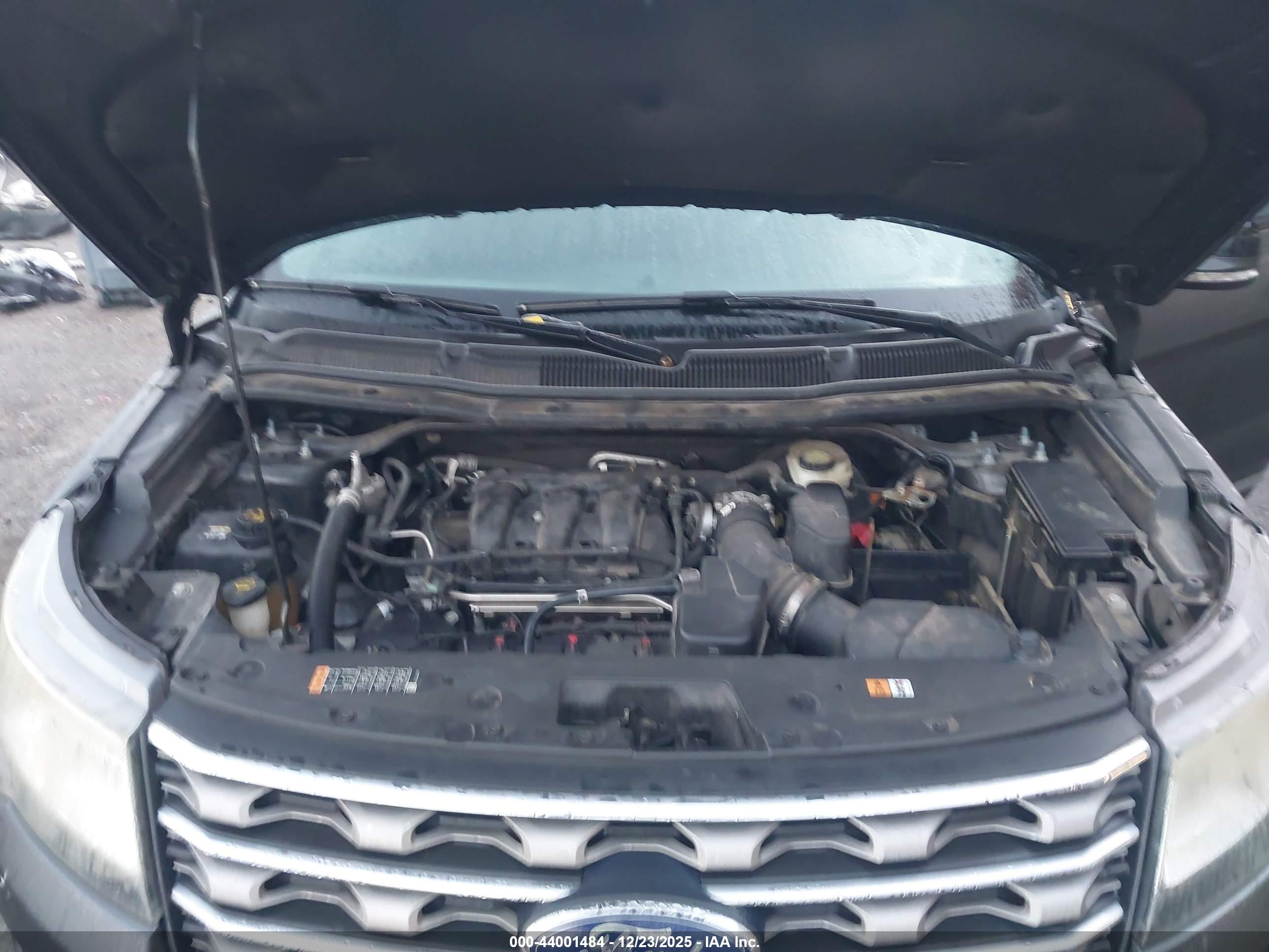 FORD EXPLORER image 10