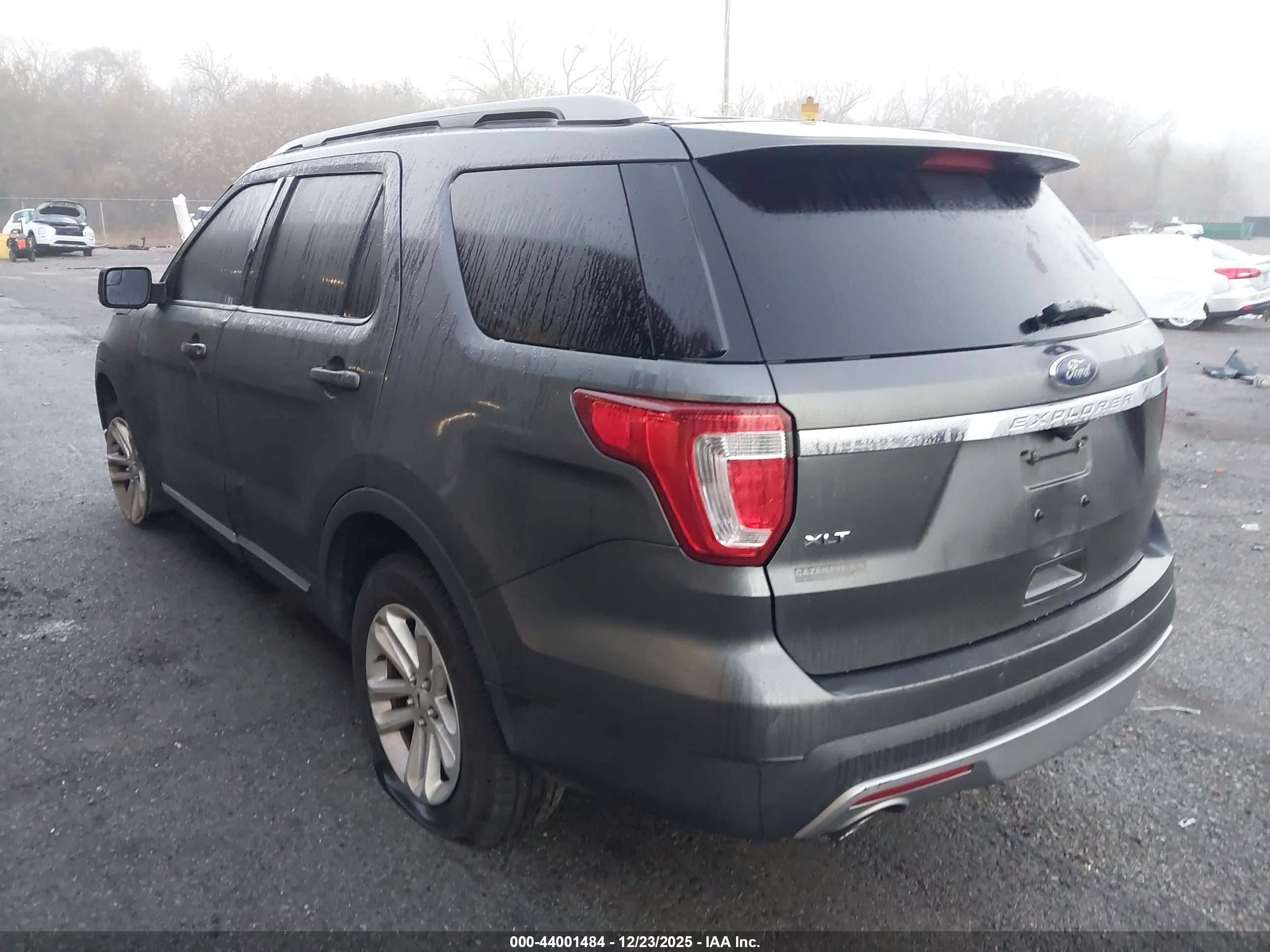 FORD EXPLORER image 3