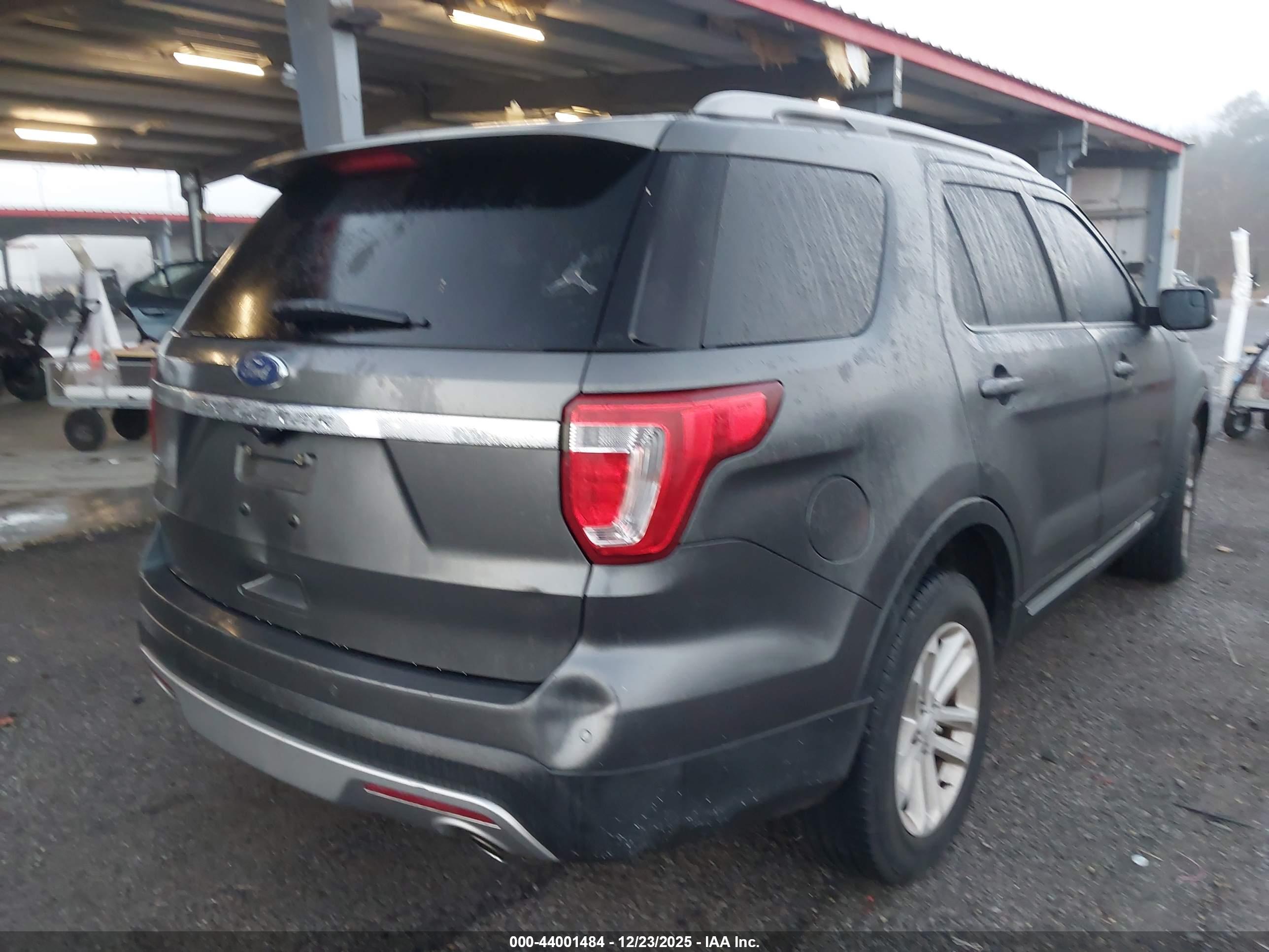 FORD EXPLORER image 4