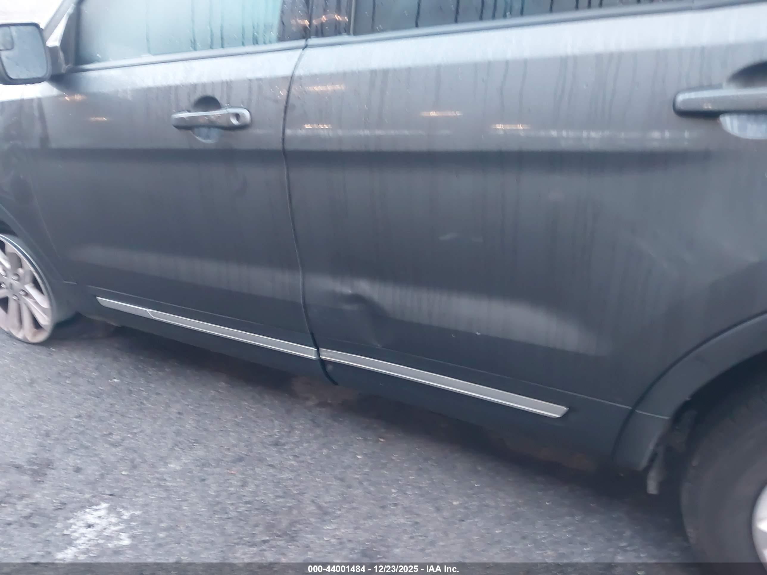 FORD EXPLORER image 6