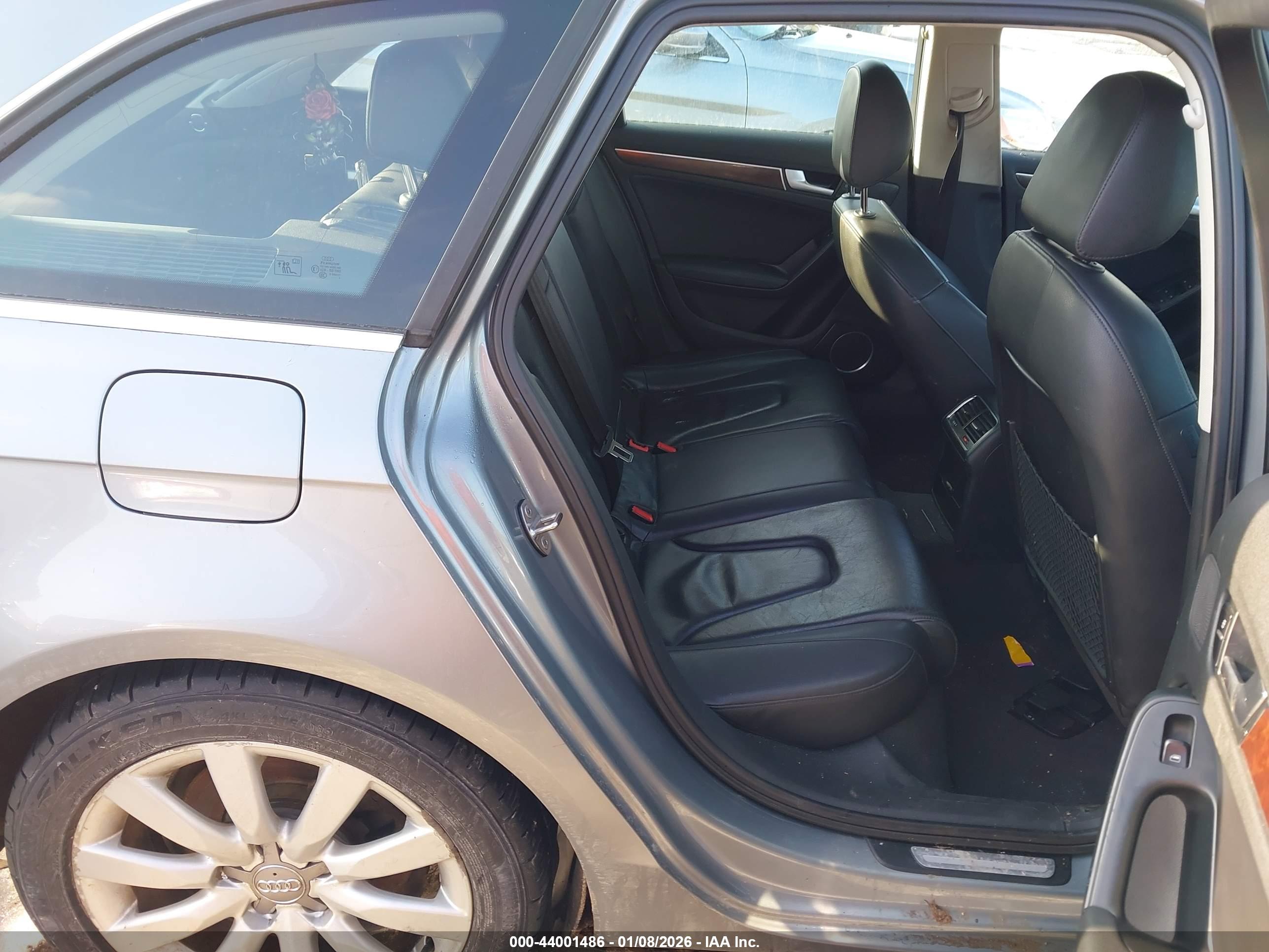 AUDI A4 image 8