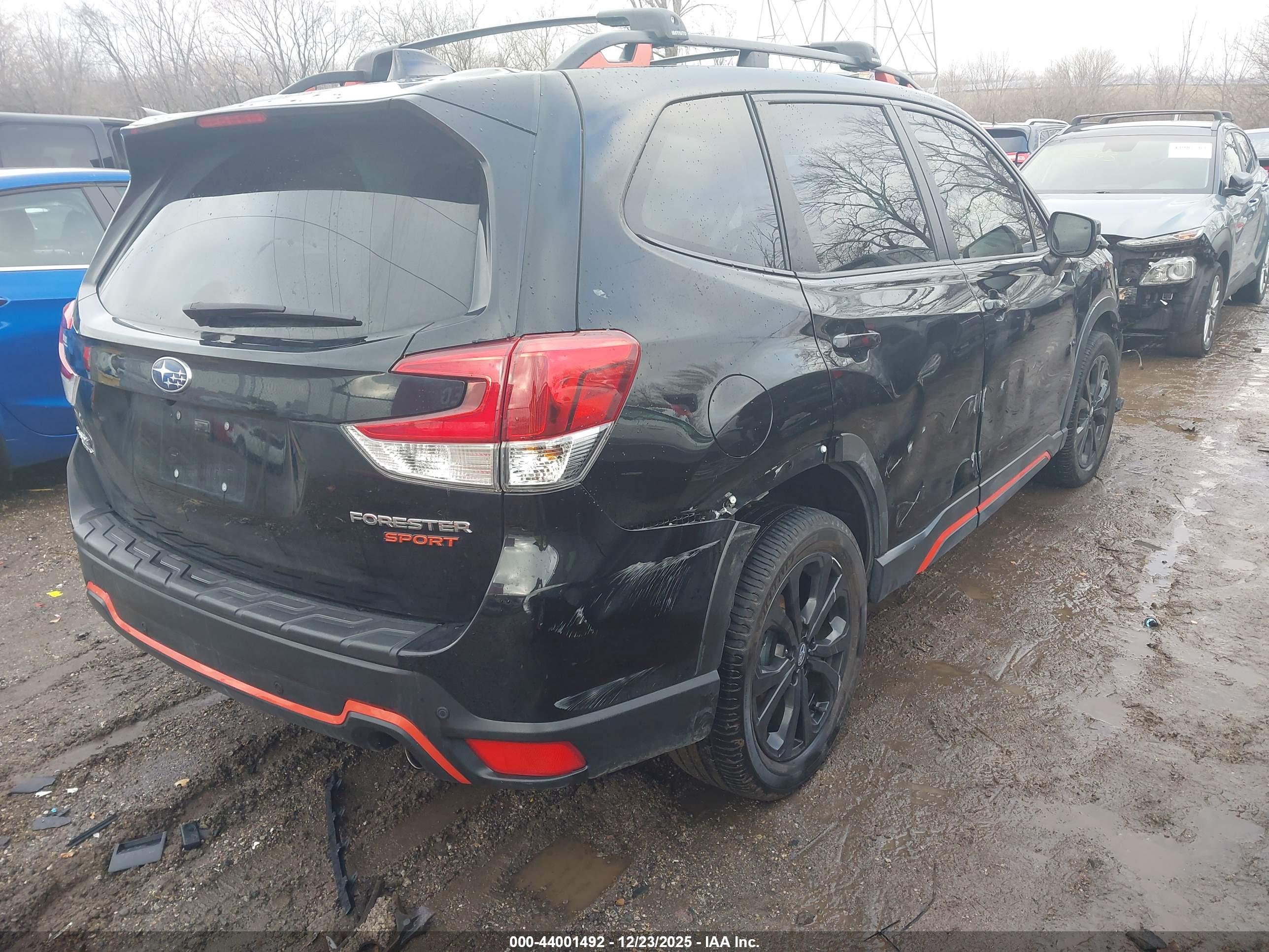 SUBARU FORESTER image 4