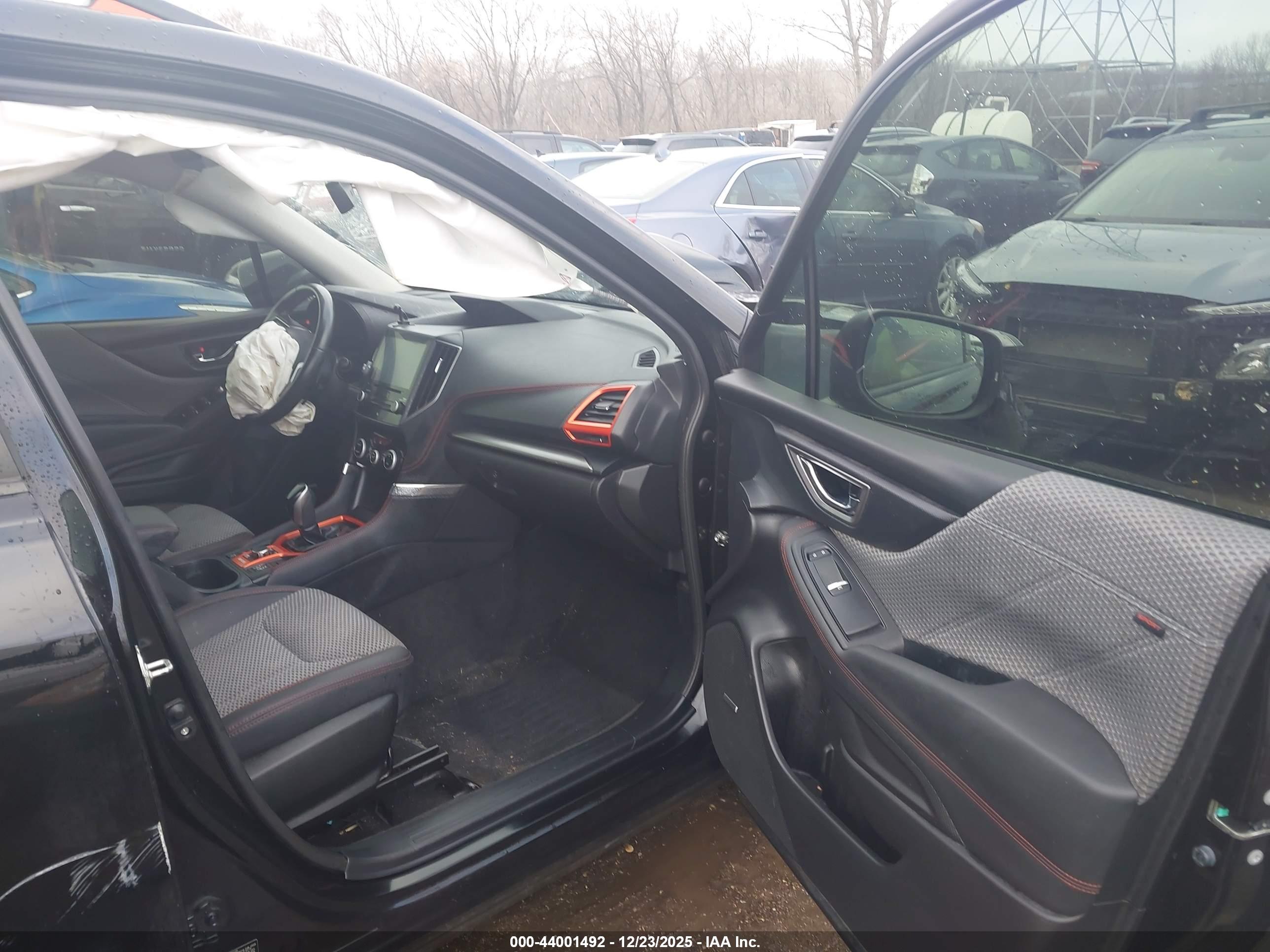 SUBARU FORESTER image 5