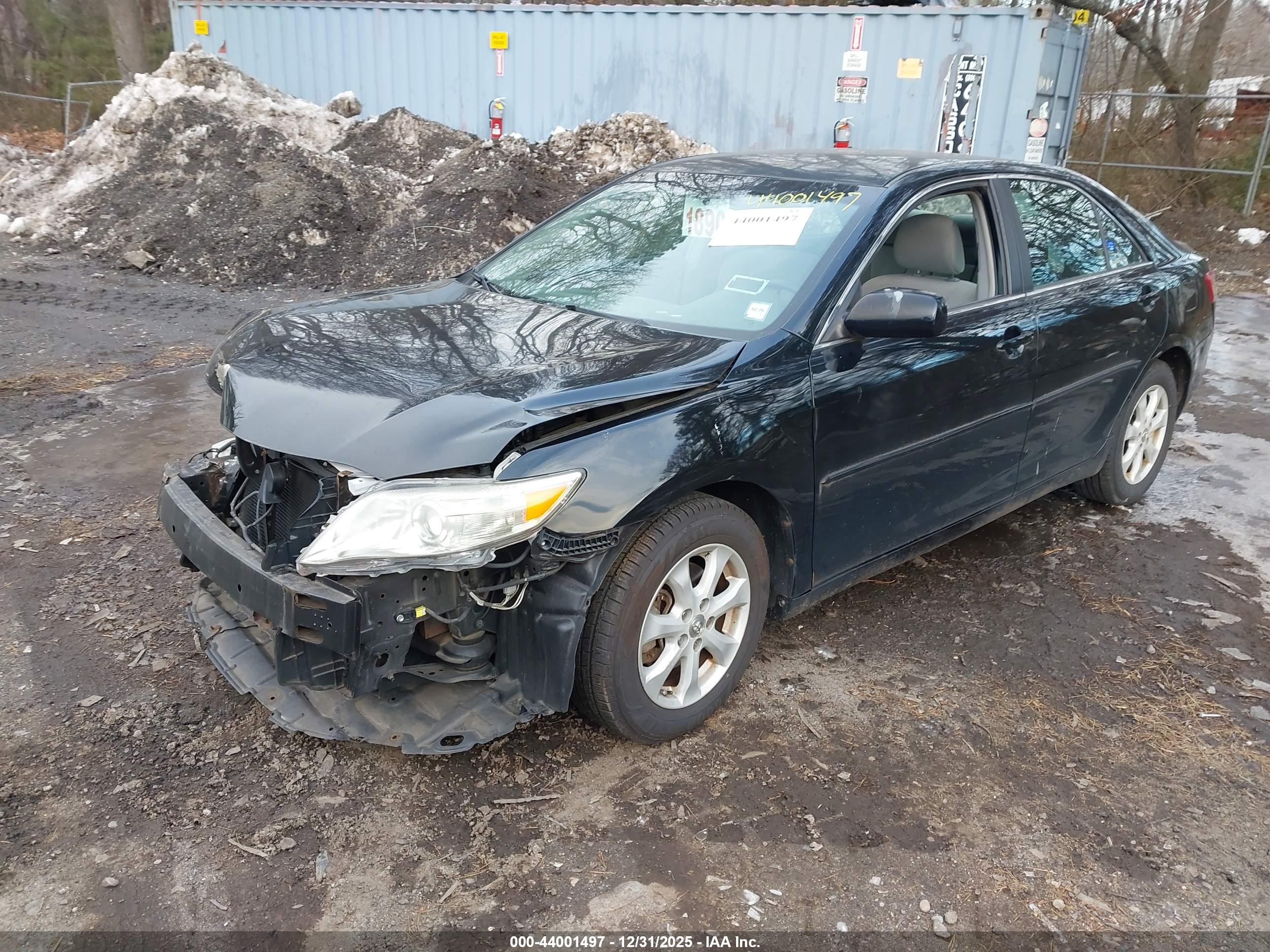 TOYOTA CAMRY image 2