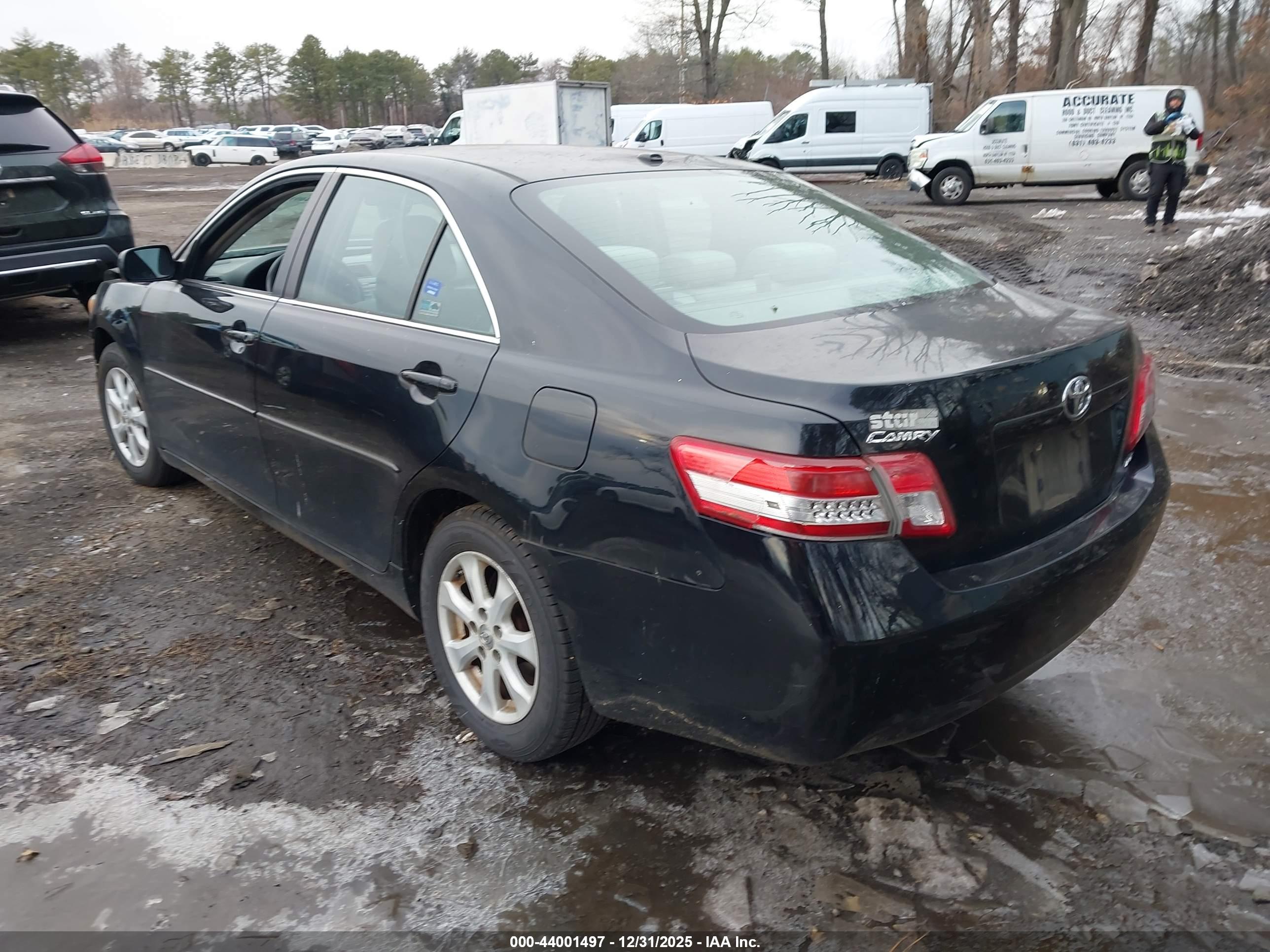 TOYOTA CAMRY image 3