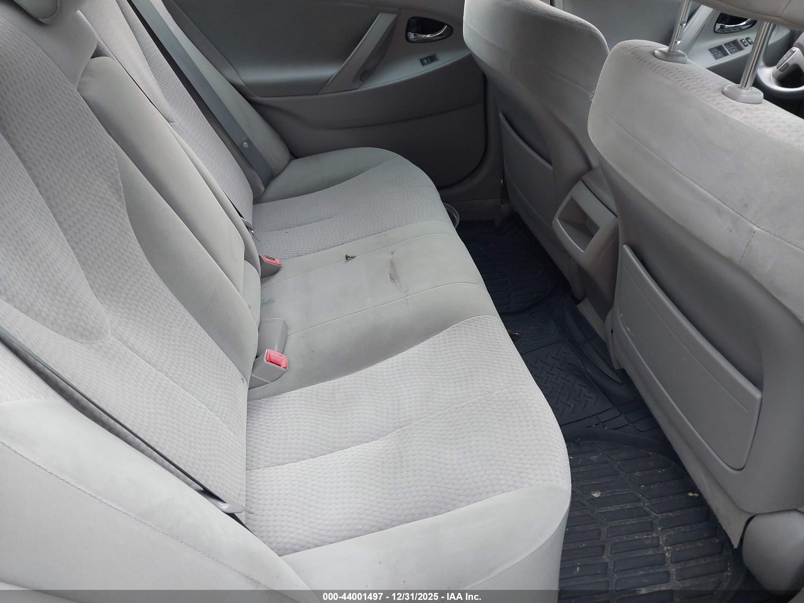 TOYOTA CAMRY image 8