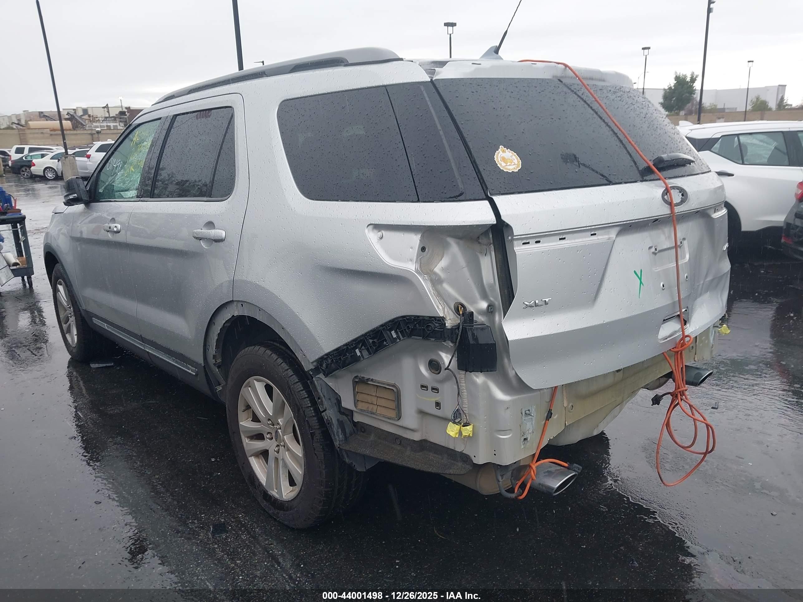 FORD EXPLORER image 3