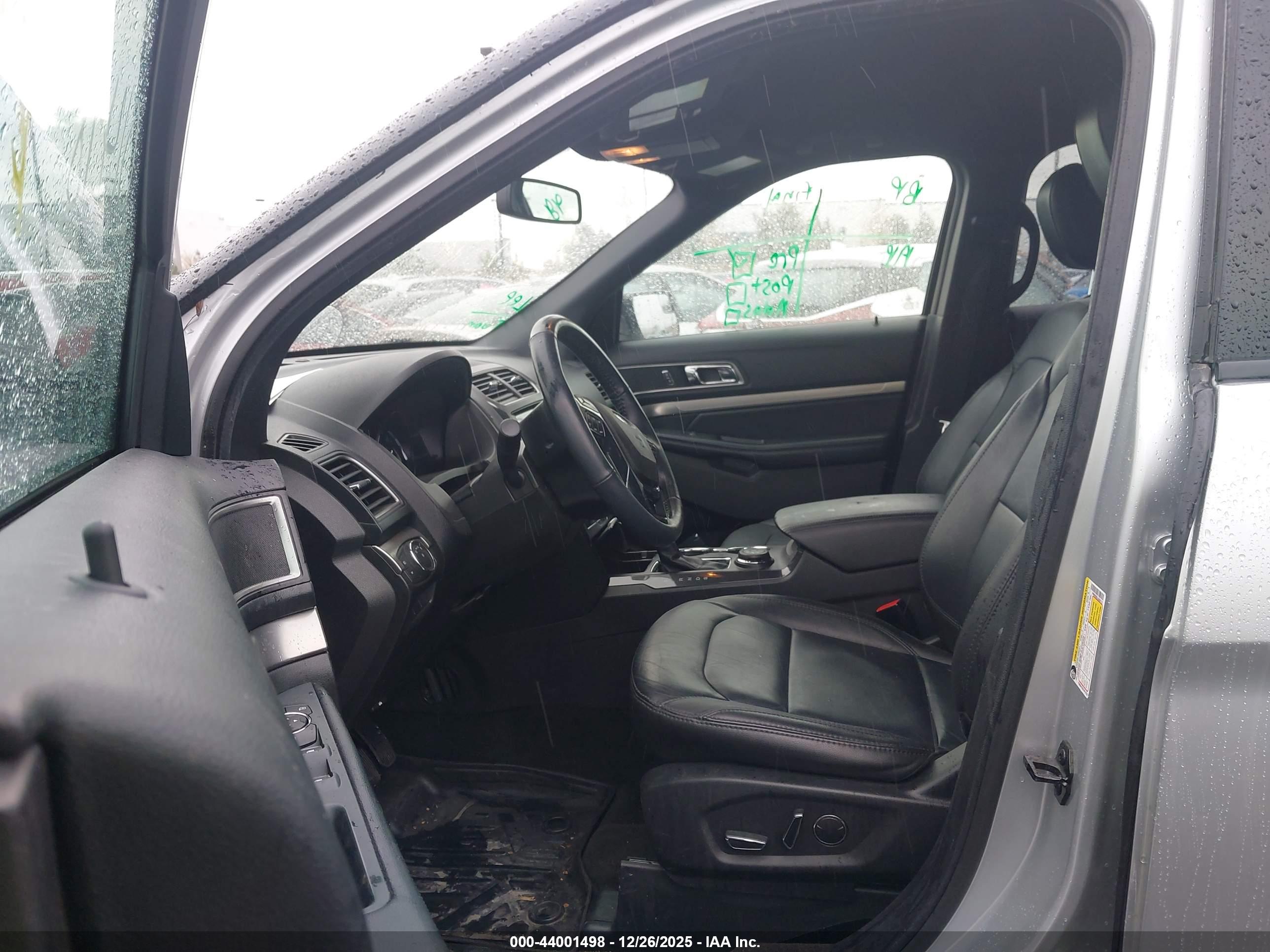 FORD EXPLORER image 5