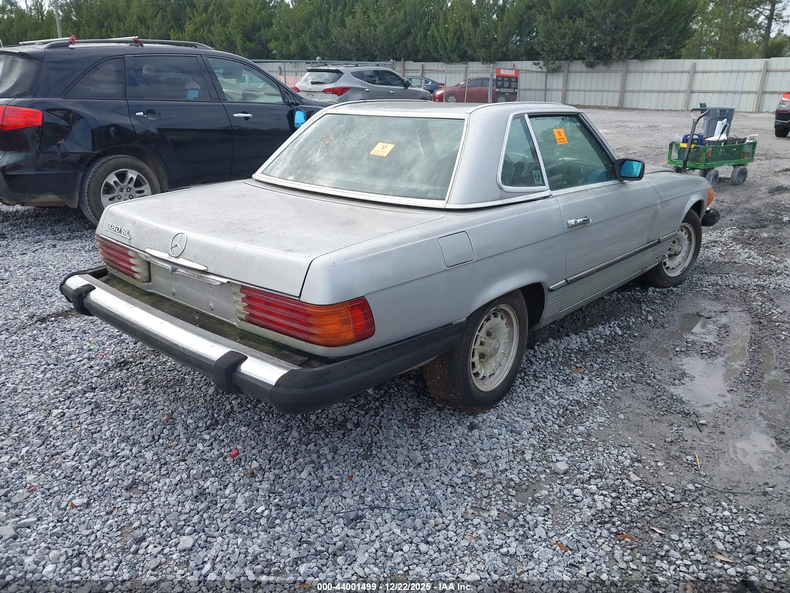 MERCEDES-BENZ 380 image 4