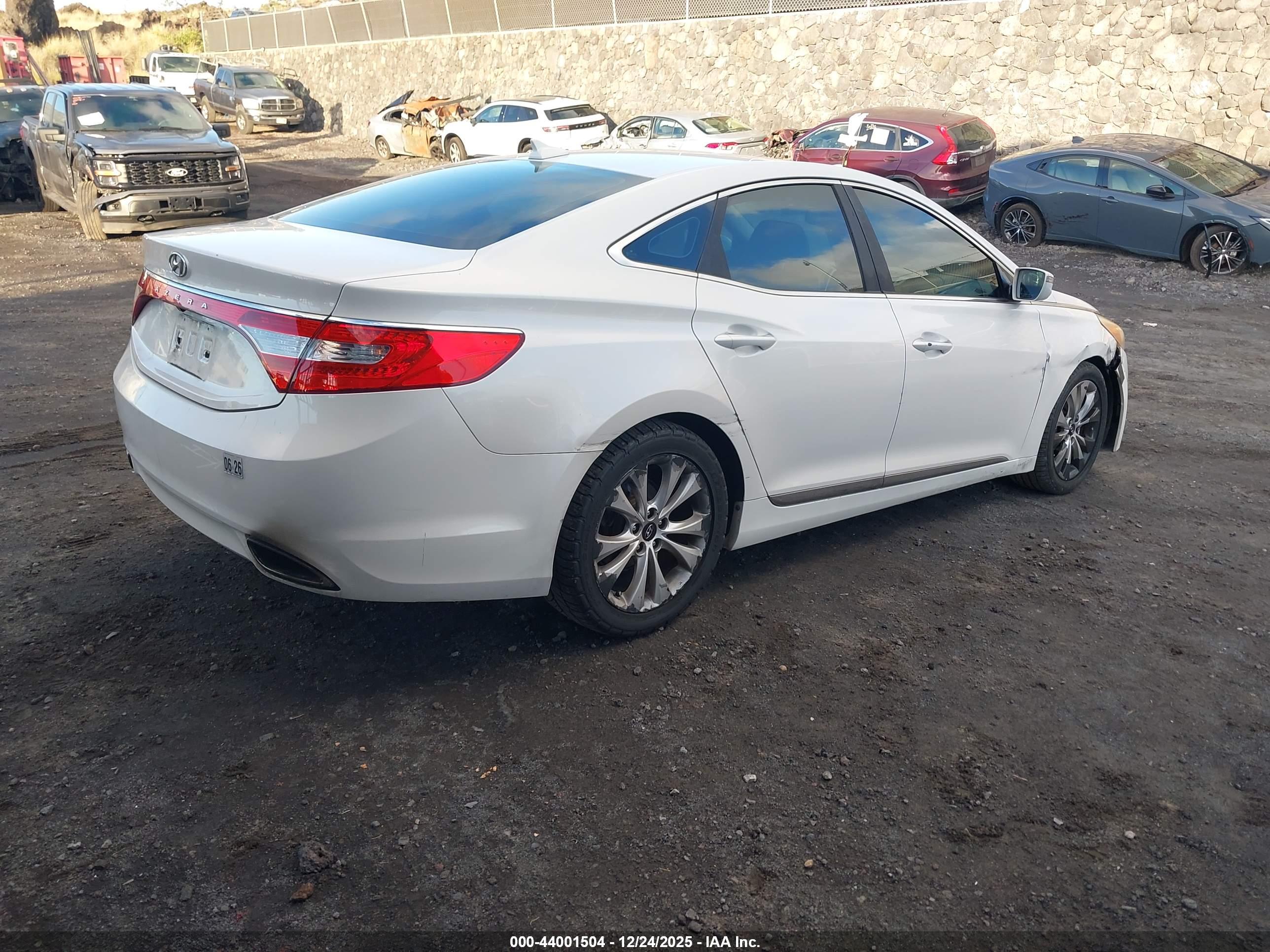 HYUNDAI AZERA image 4