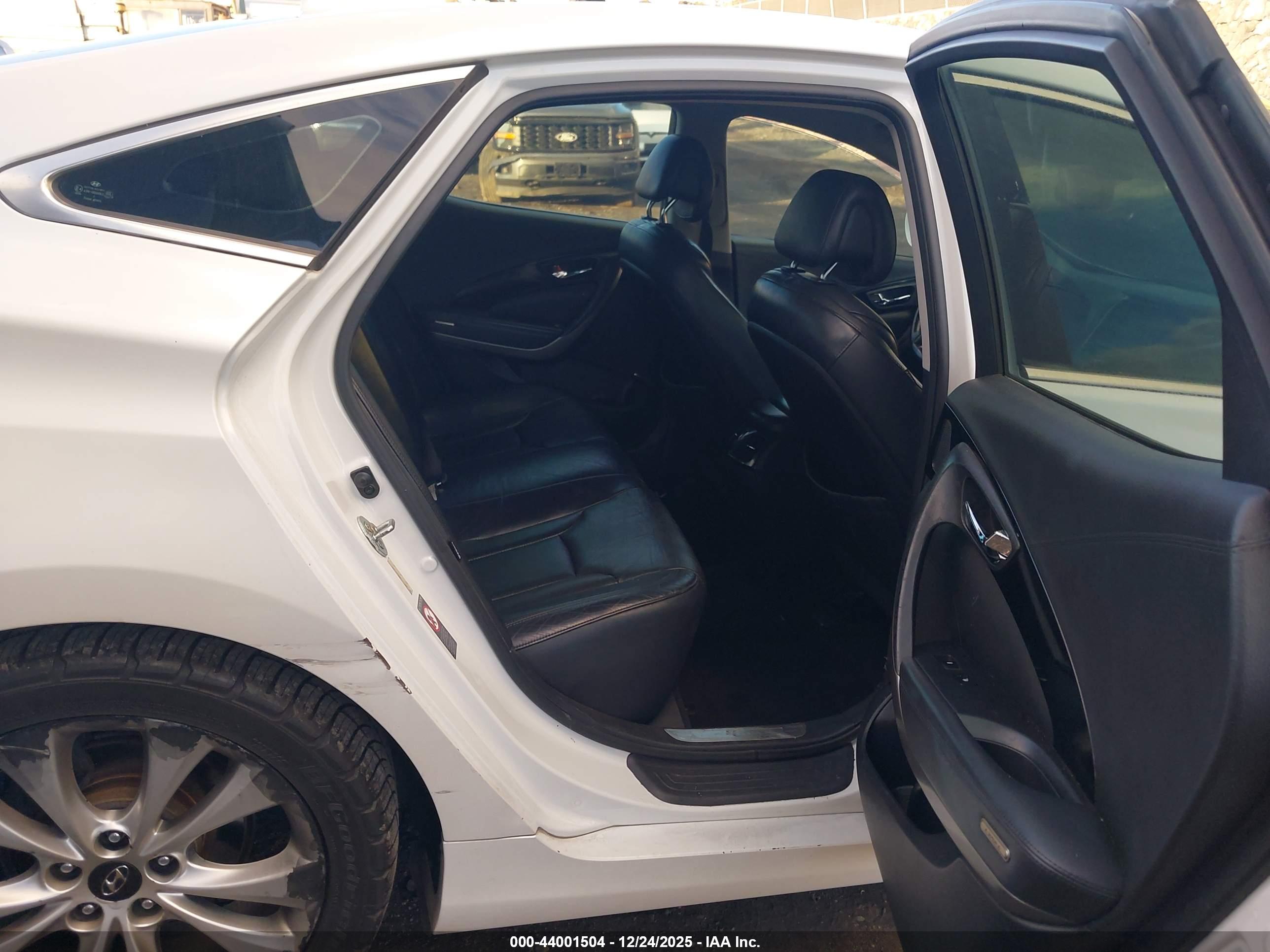 HYUNDAI AZERA image 8