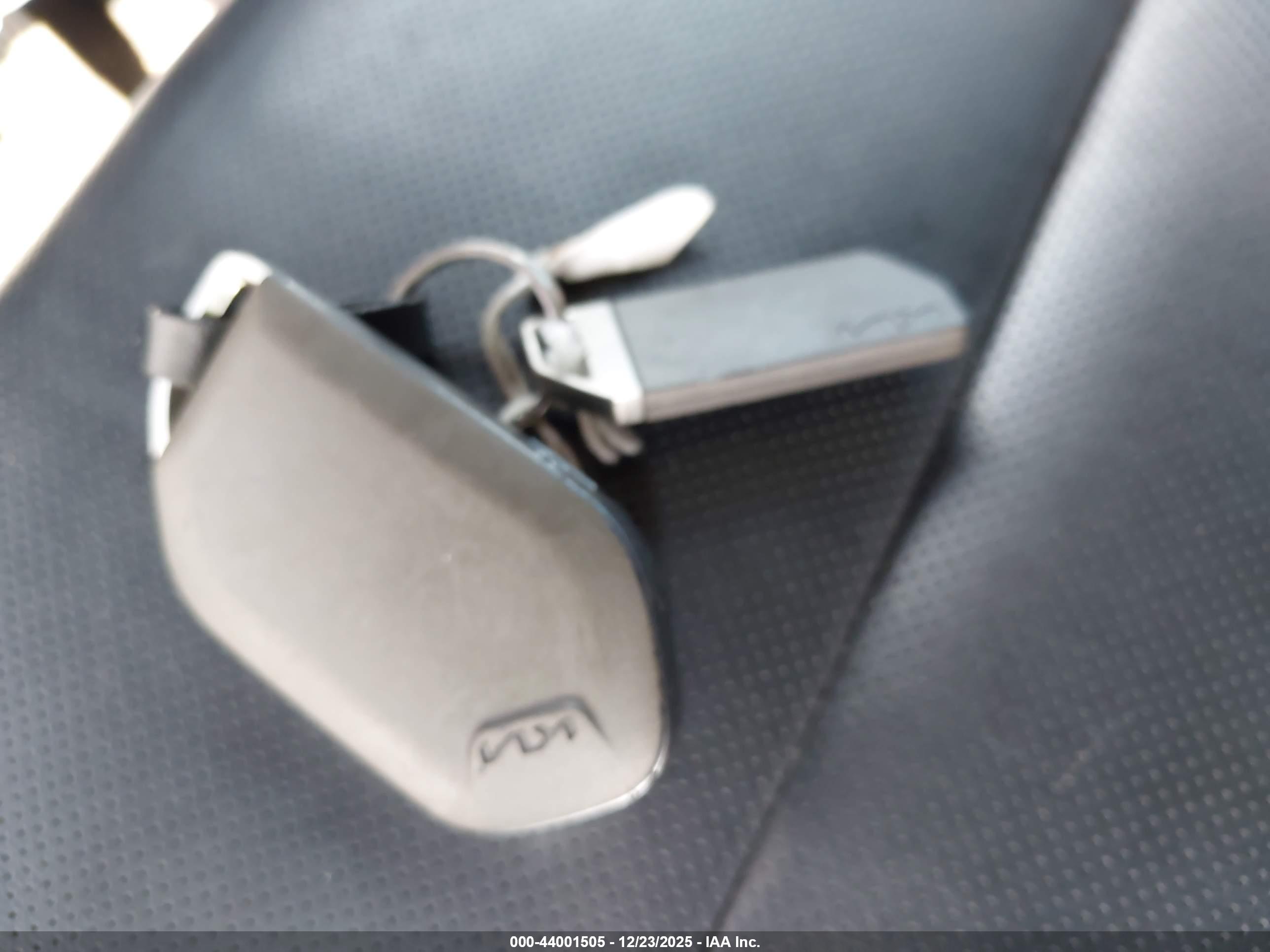 KIA TELLURIDE image 11