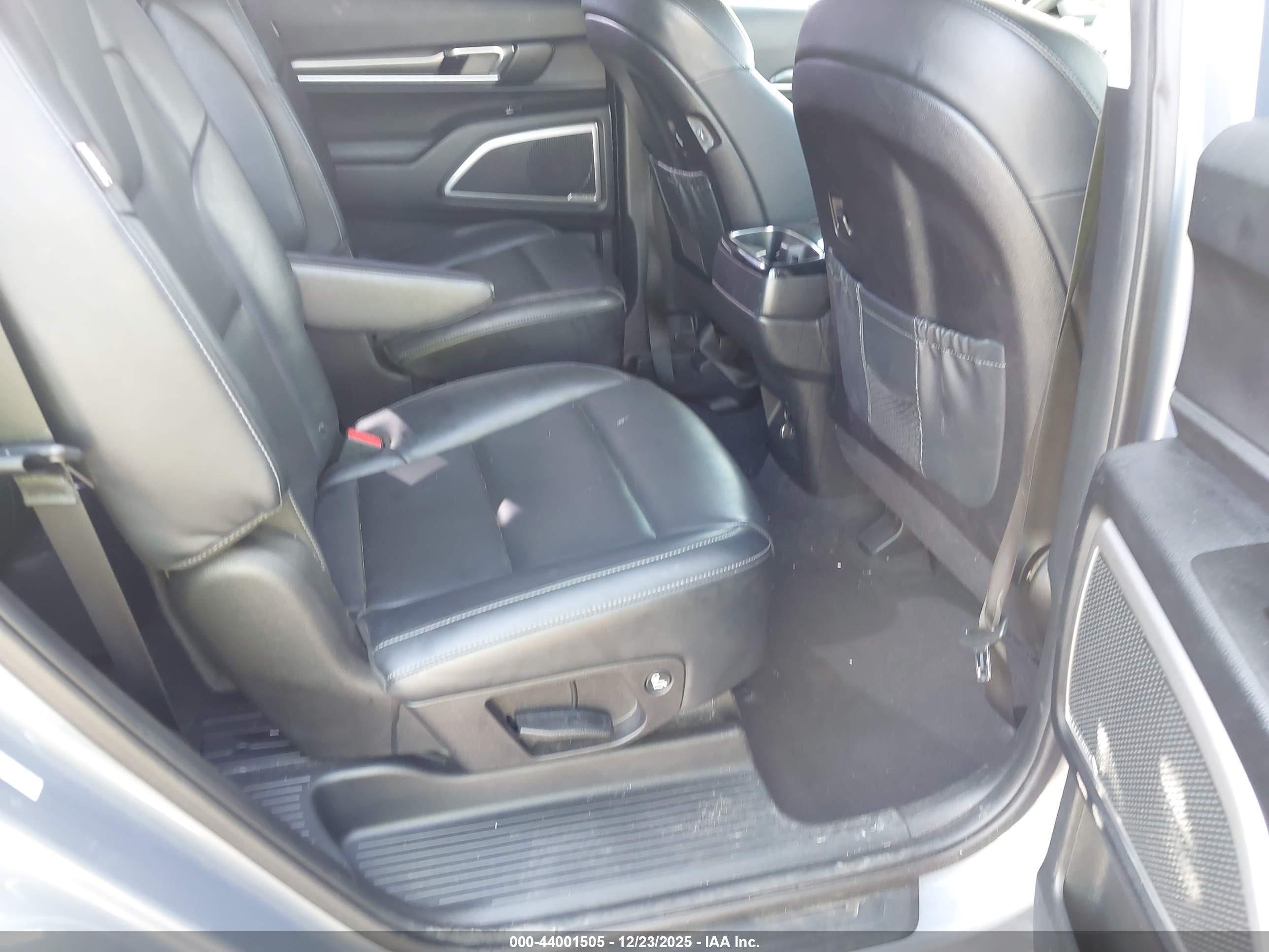 KIA TELLURIDE image 8