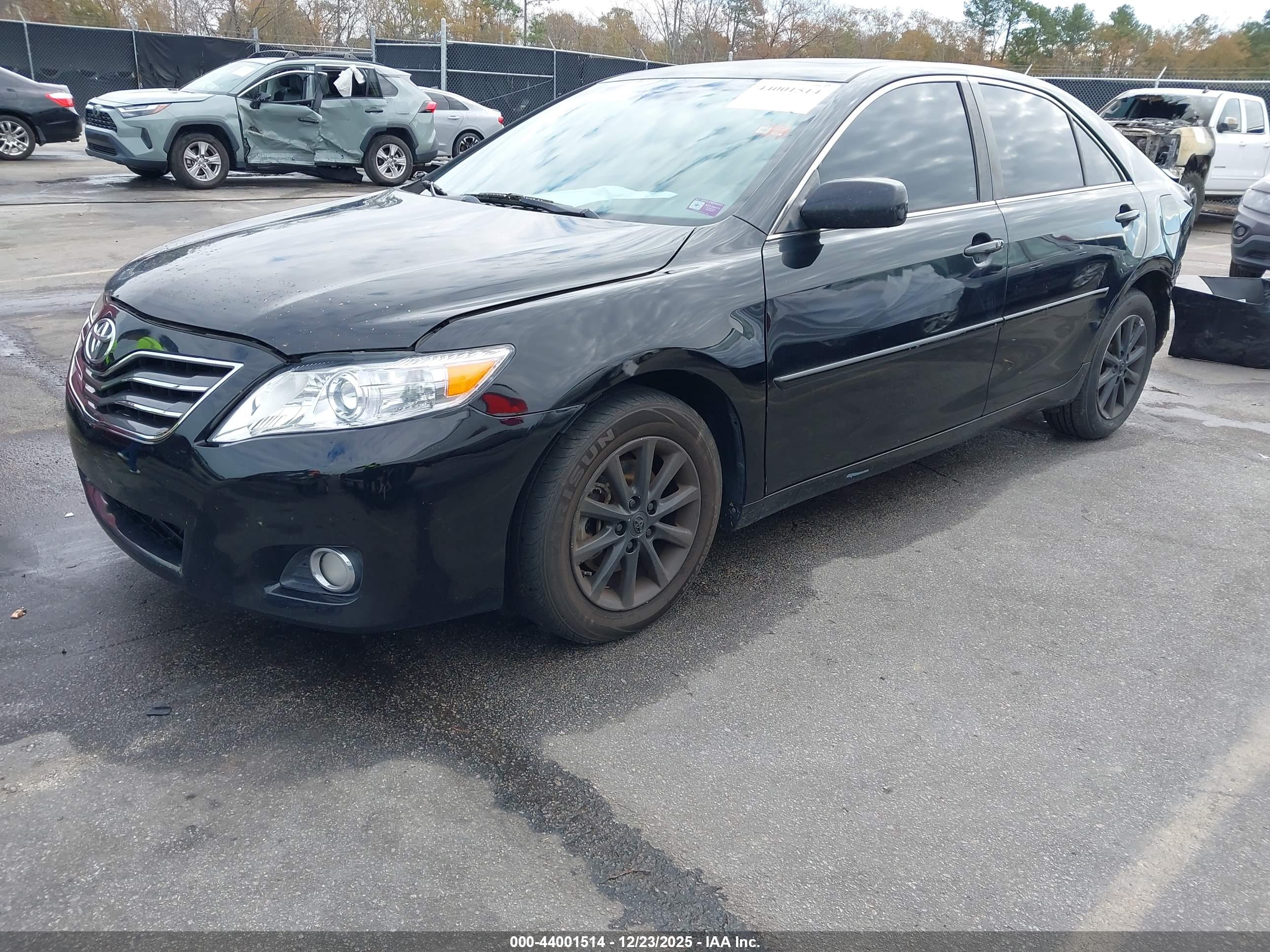 TOYOTA CAMRY image 2