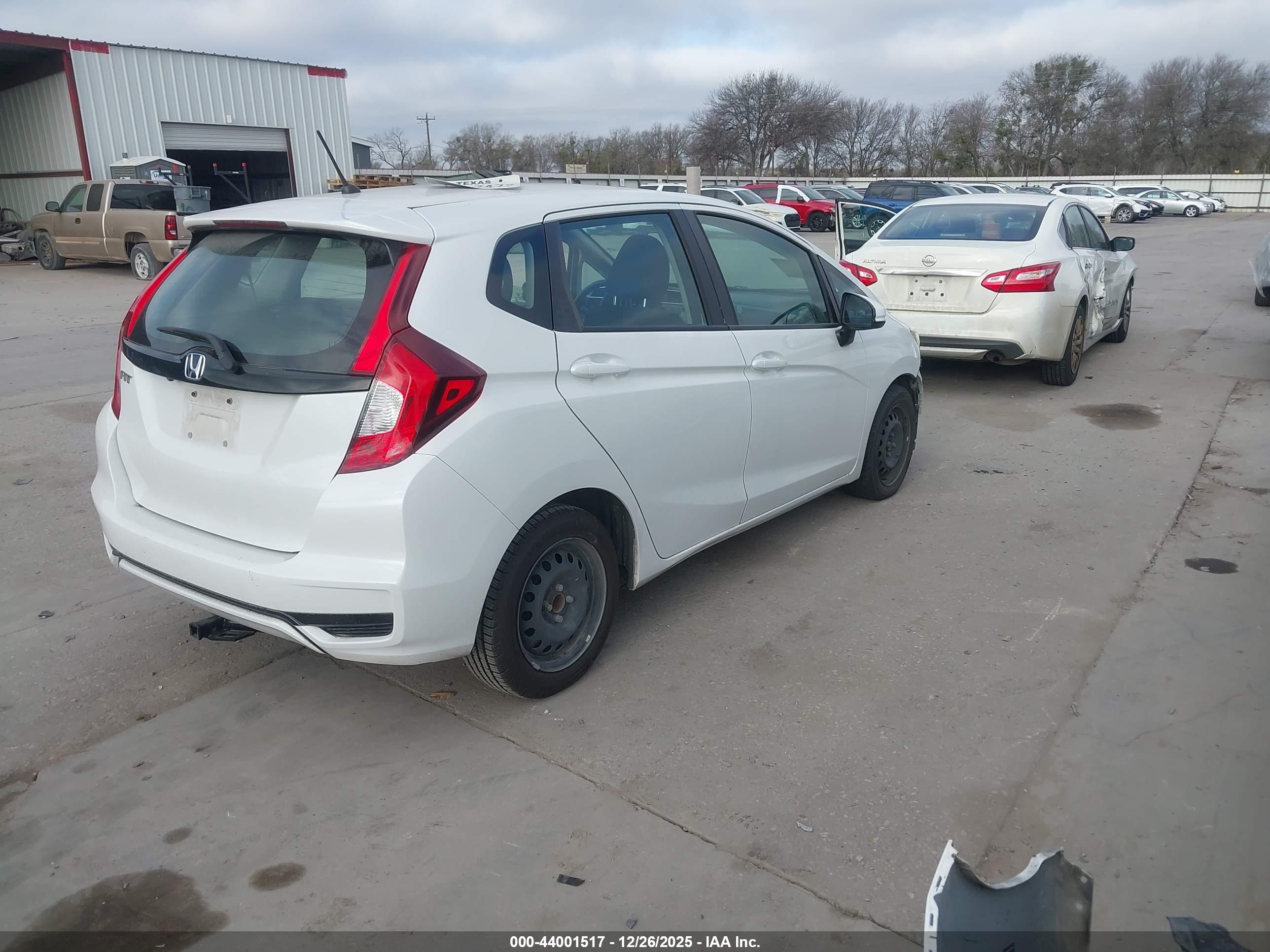 HONDA FIT image 4