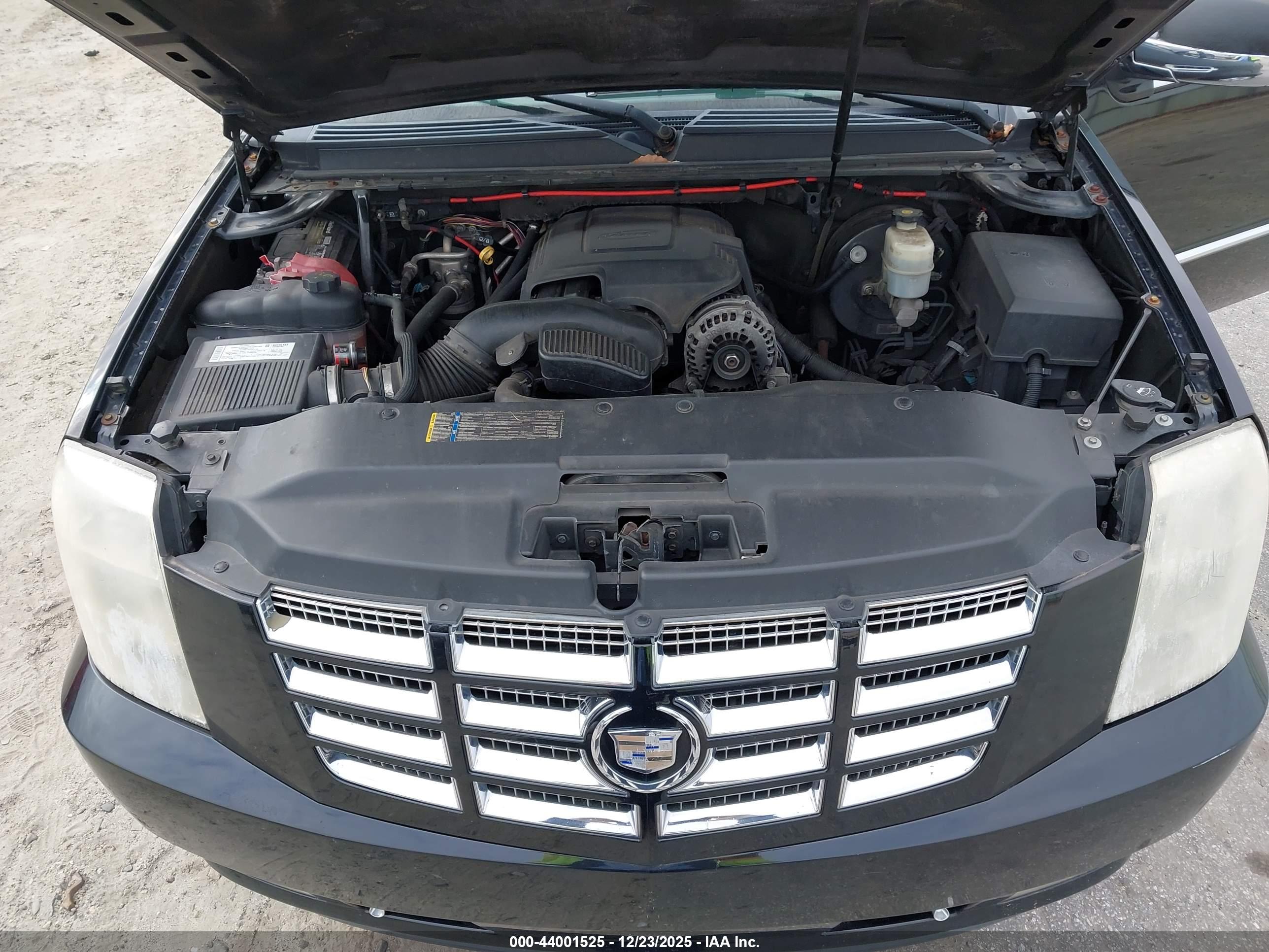 CADILLAC ESCALADE image 10