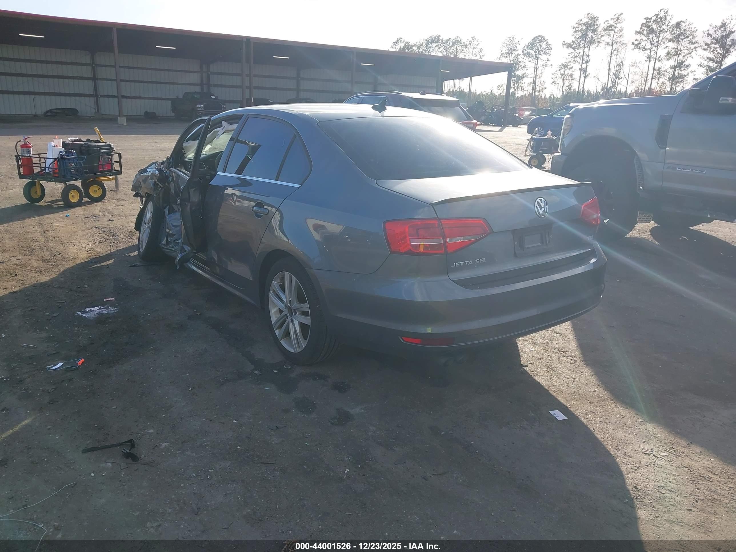 VOLKSWAGEN JETTA image 3