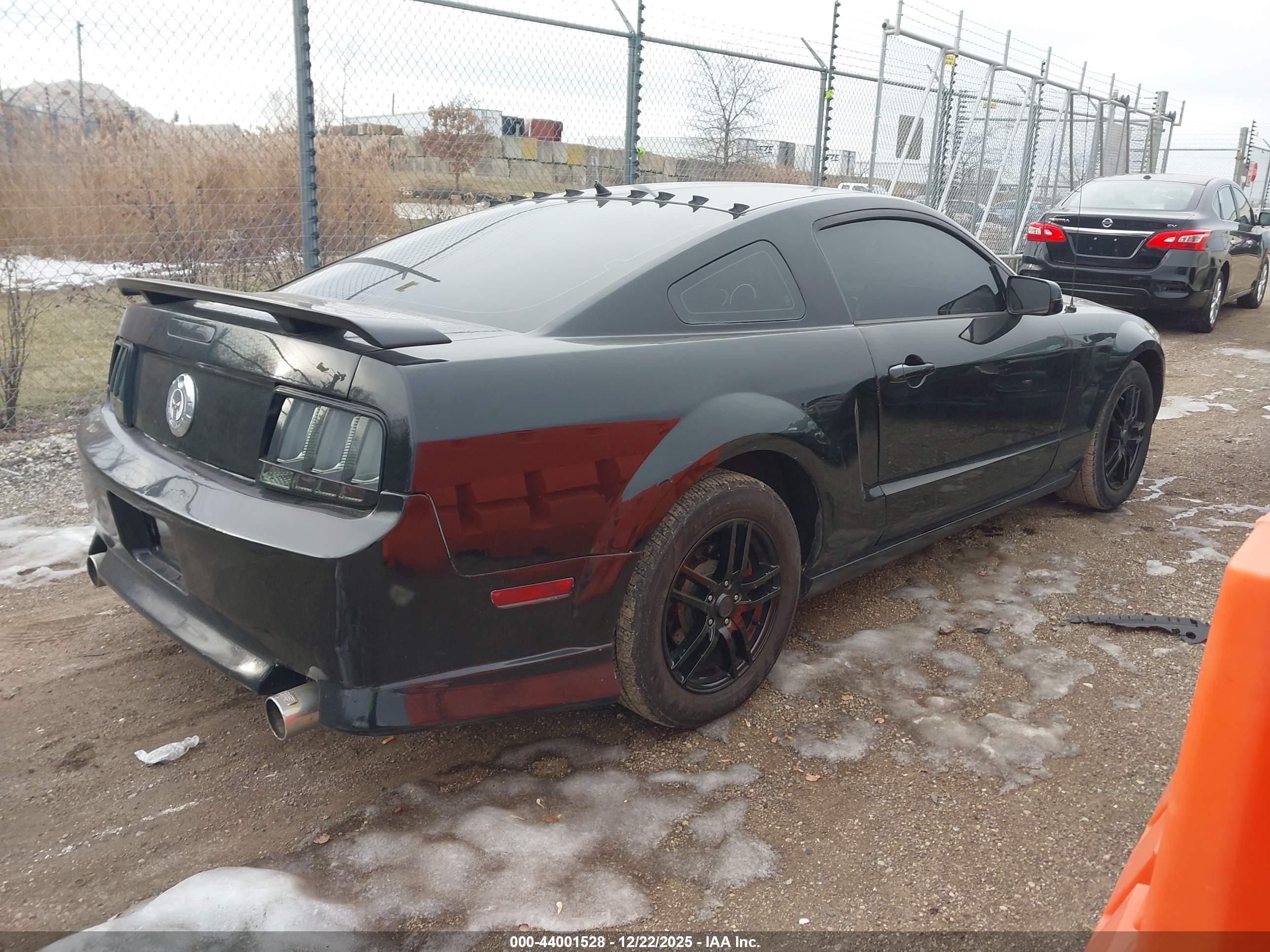 FORD MUSTANG image 4