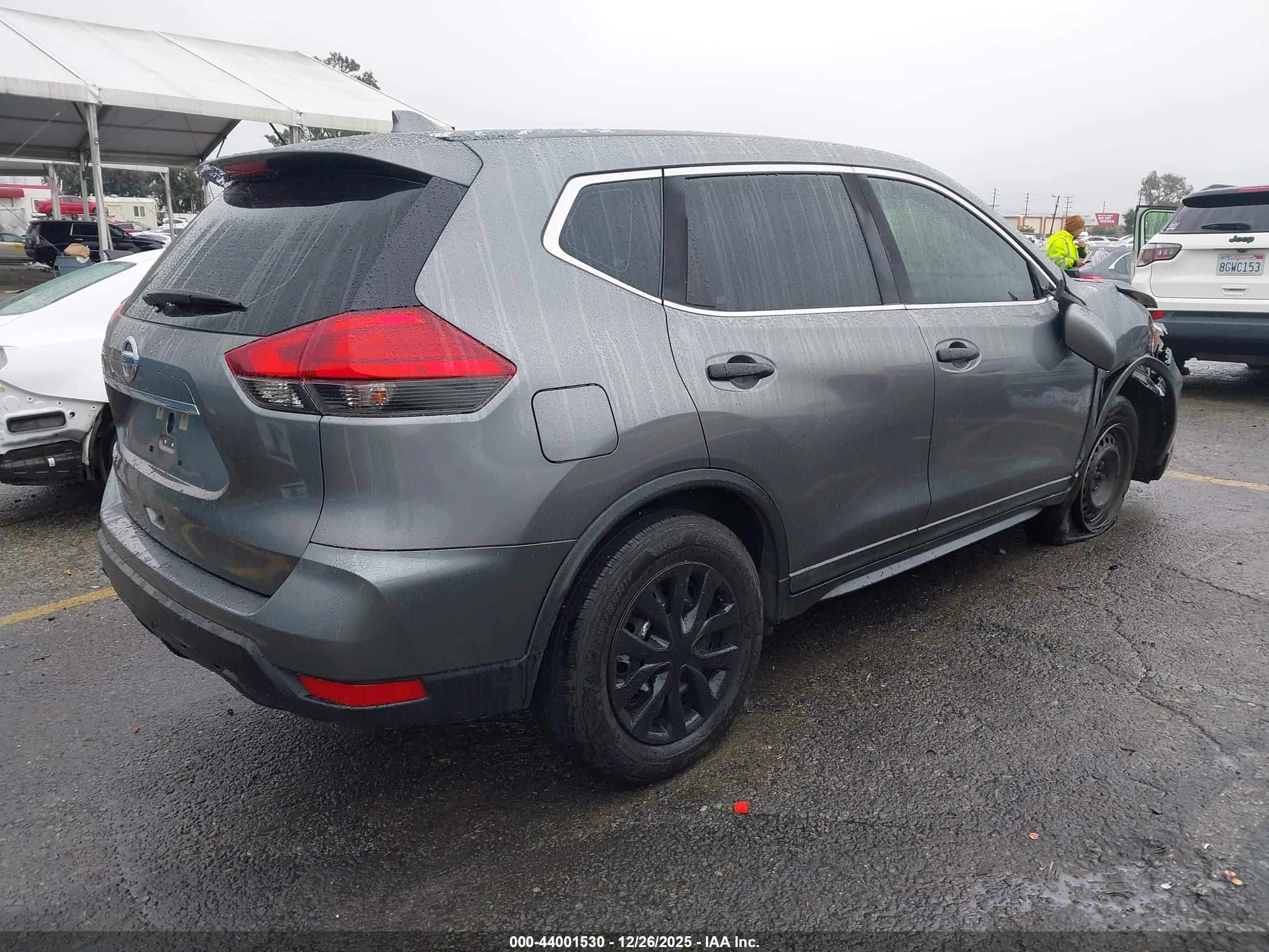 NISSAN ROGUE image 4