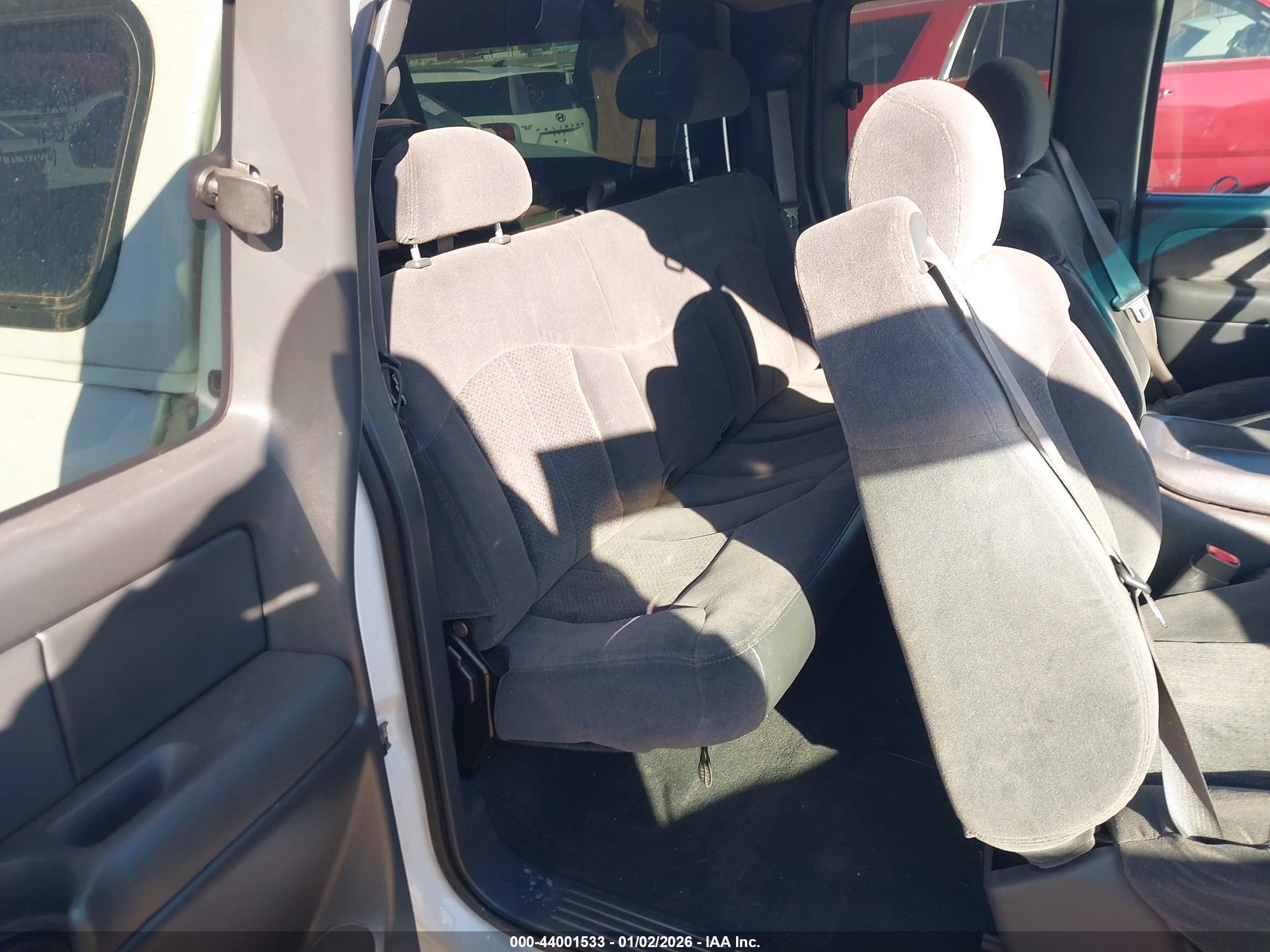 CHEVROLET SILVERADO image 8