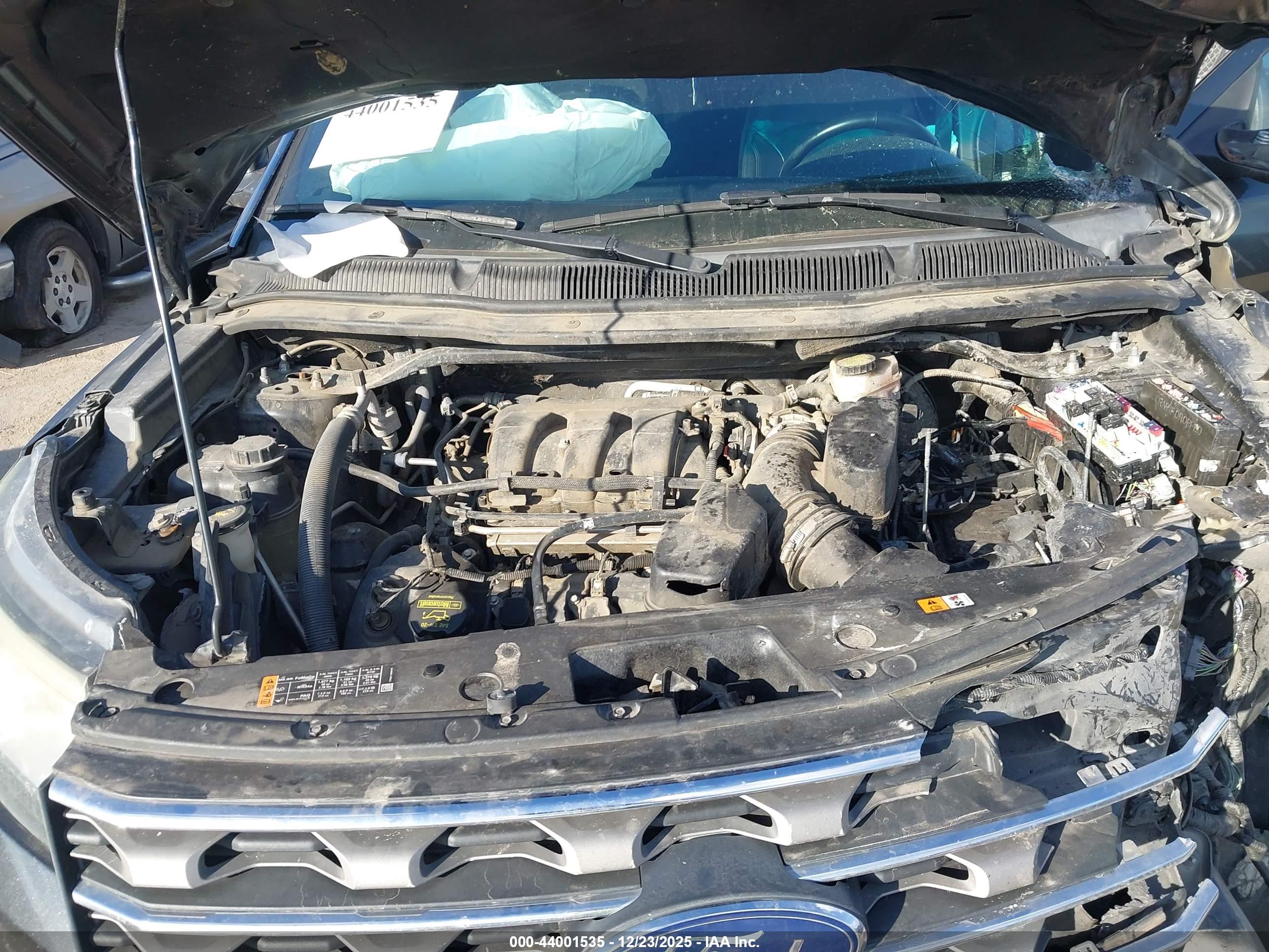 FORD EXPLORER image 10